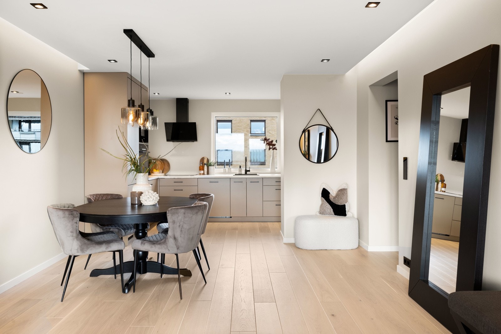 Boligen er helt nyoppusset og har ikke vært bebodd etter oppussing Galleribilde