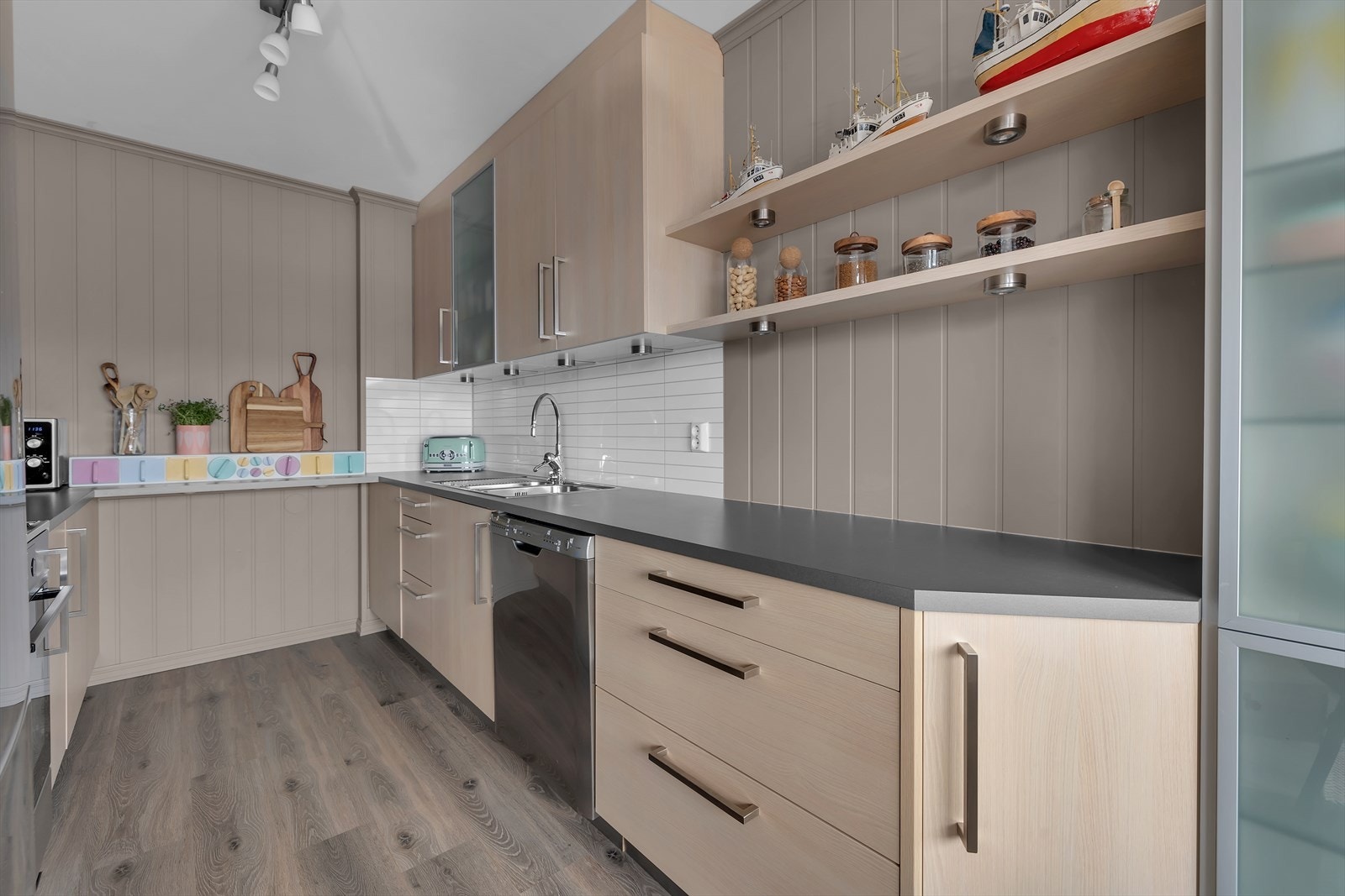 Glasse fronter med moderne preg Galleribilde