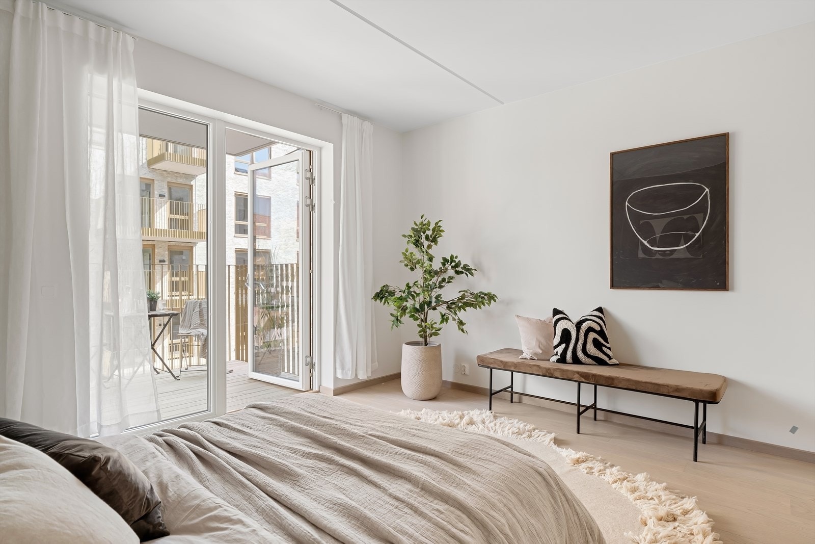 Her er det god plass til en garderoberekke. Galleribilde