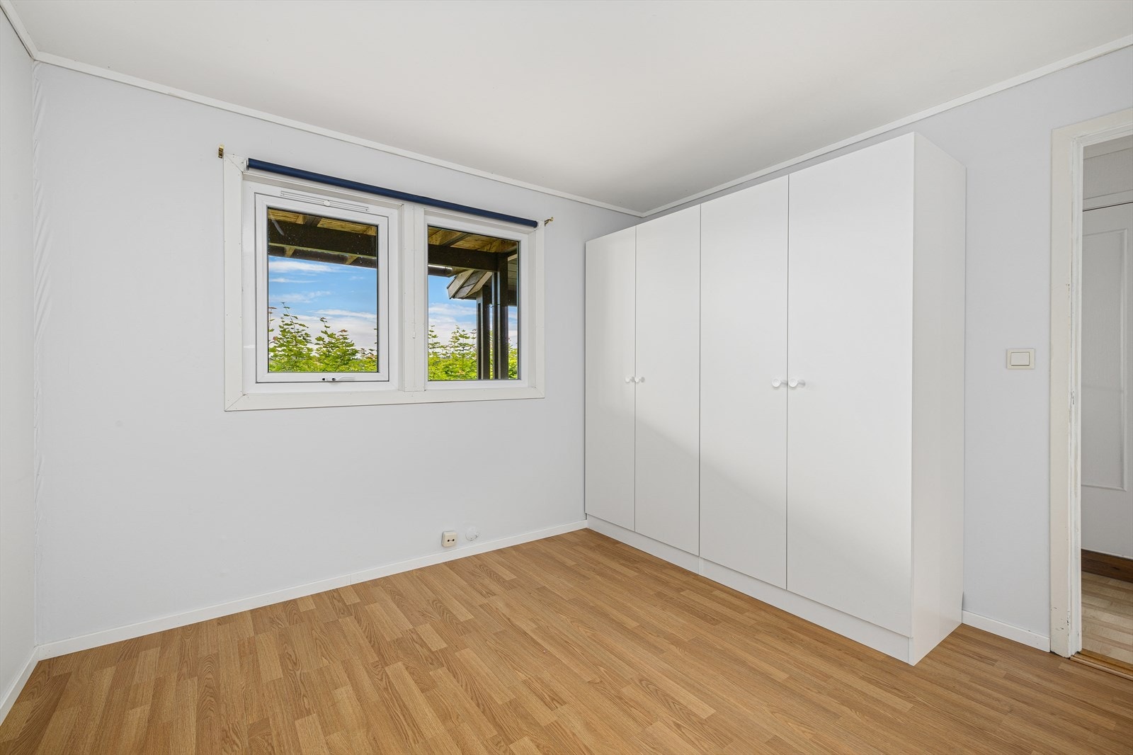 Boligen har totalt 3 soverom. 2 befinner seg i 1 etg. Galleribilde