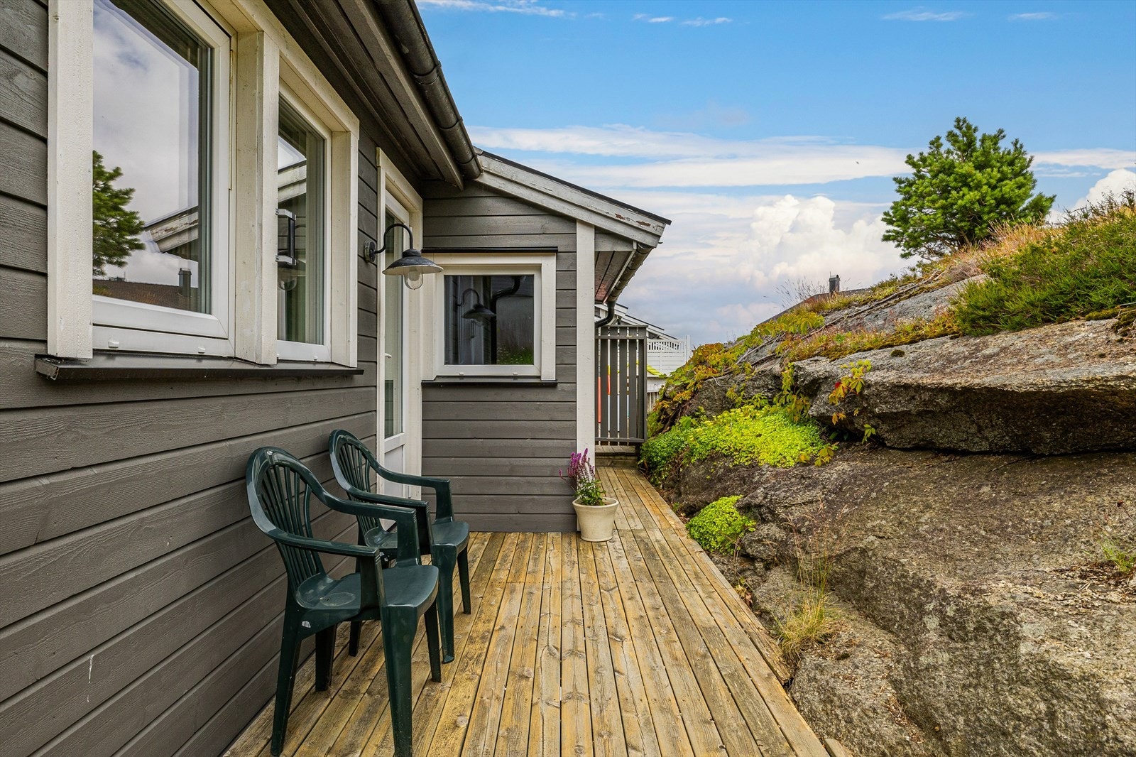 Uteplass på bakside. Galleribilde