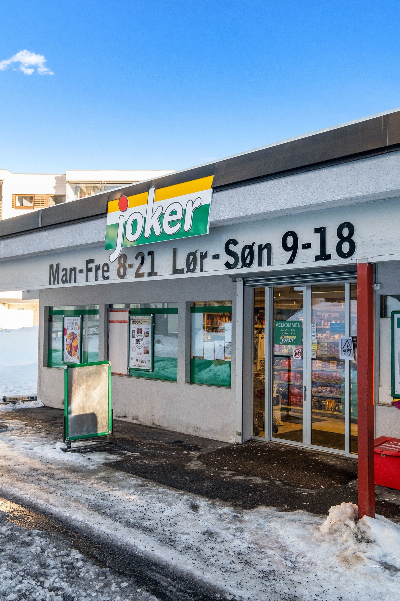 Det er flere dagligvarer i nærområdet som Joker, Kiwi og Rema 1000 Galleribilde