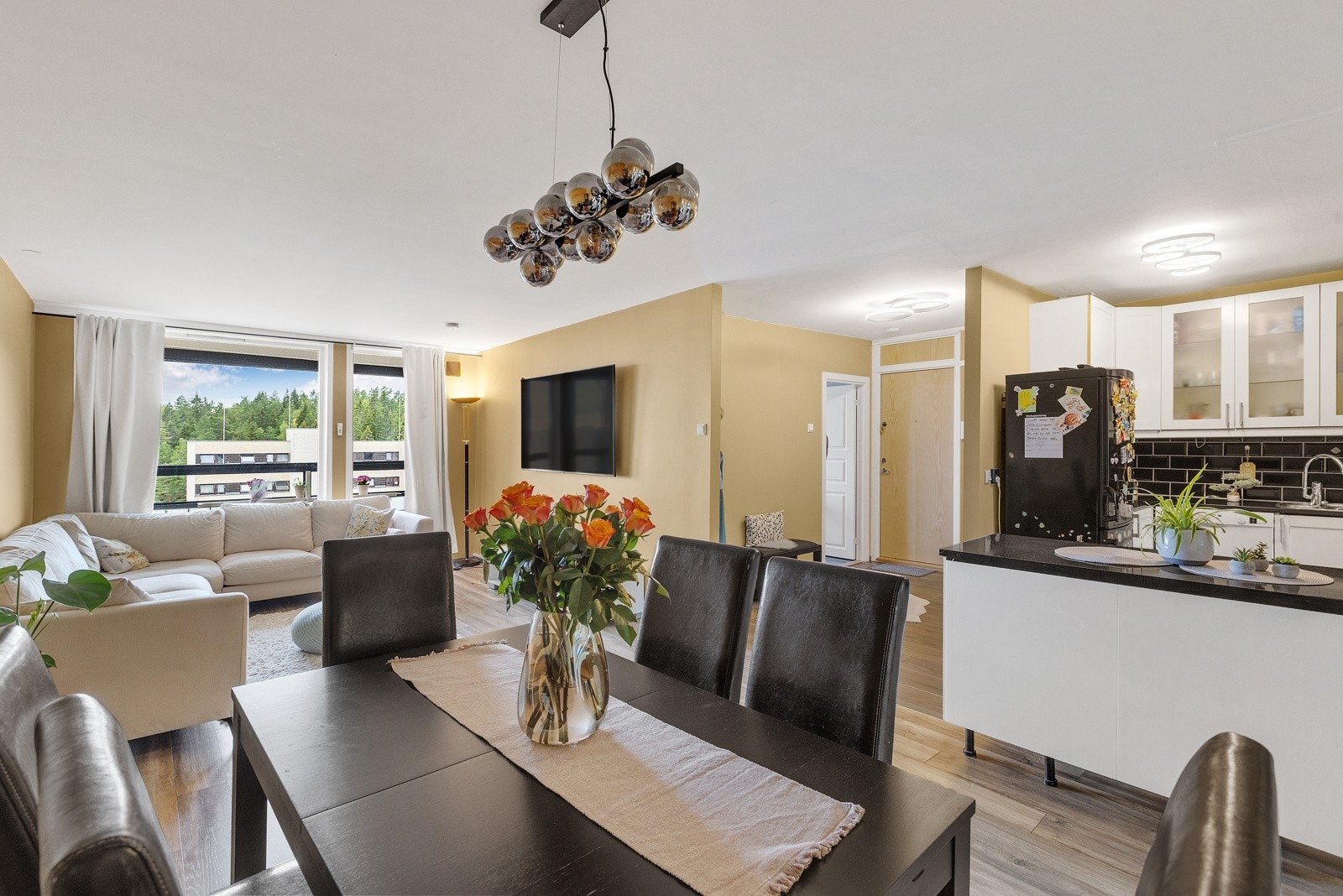 Mulighet for å innrede med egen spisegruppe i tilknytning til kjøkkenet. Galleribilde