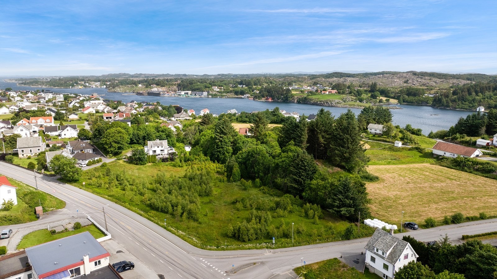 Tomteområde sentralt på Vea bestående av tre boligtomter med et samlet areal på 12 331,3 kvm Galleribilde