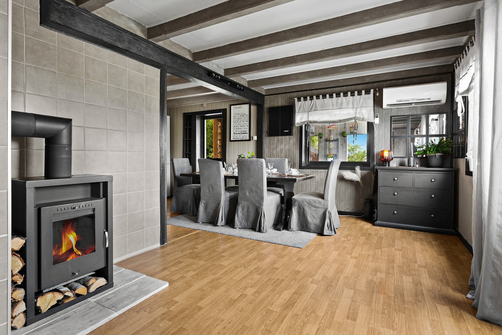 Varmepumpe og vedovn som oppvarming Galleribilde