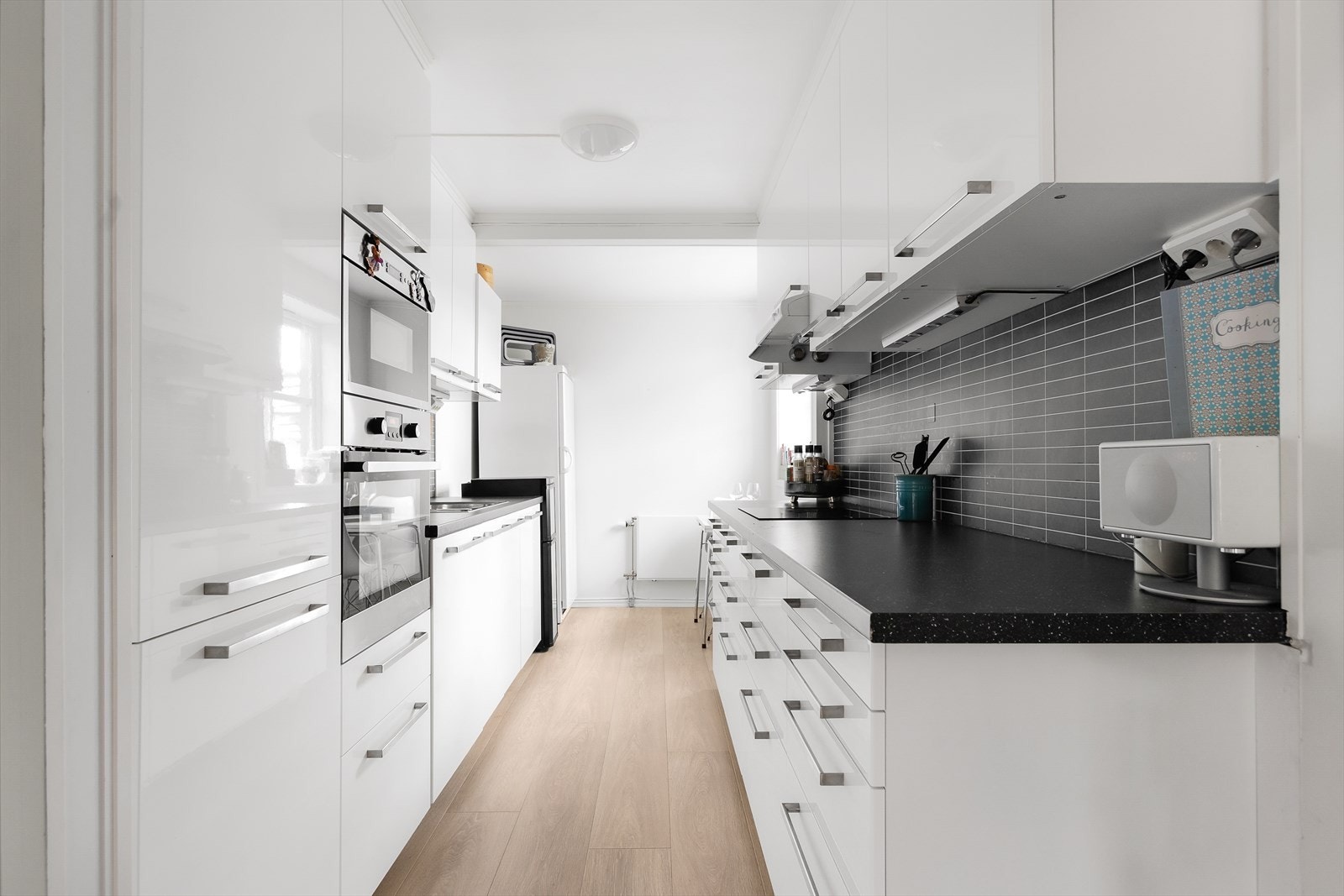 Klassisk og fint kjøkken. Galleribilde