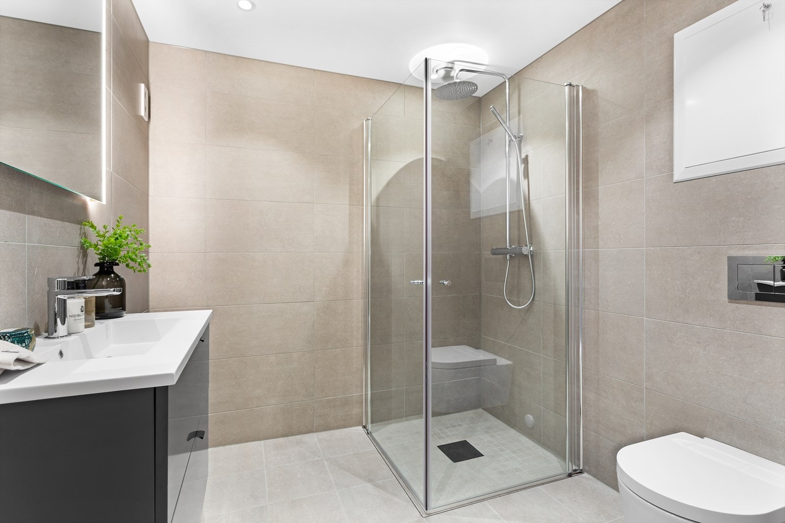 Drømmer du om et delikat og helt nytt bad? Da er dette badet noe for deg! Galleribilde