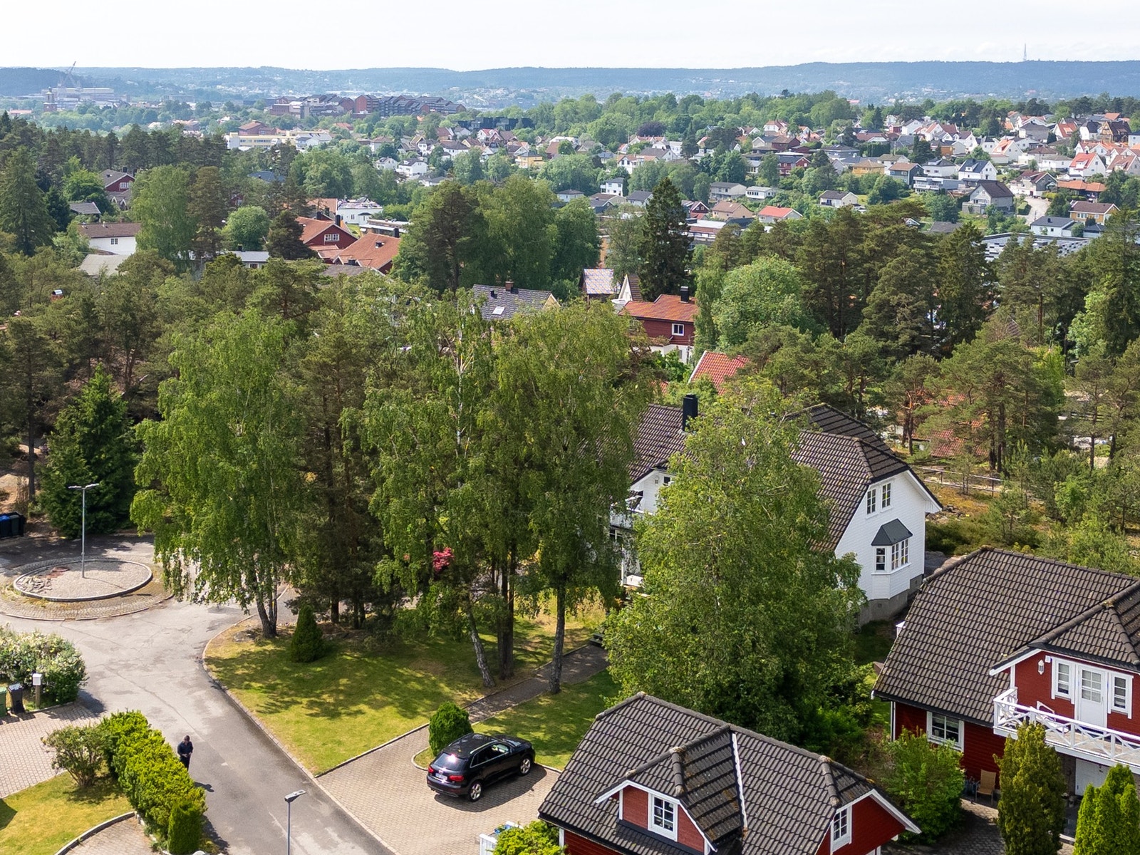 Syd i Falchåsen tar det deg ikke mange minuttene til byen, til fots, eller med sykkel. Galleribilde