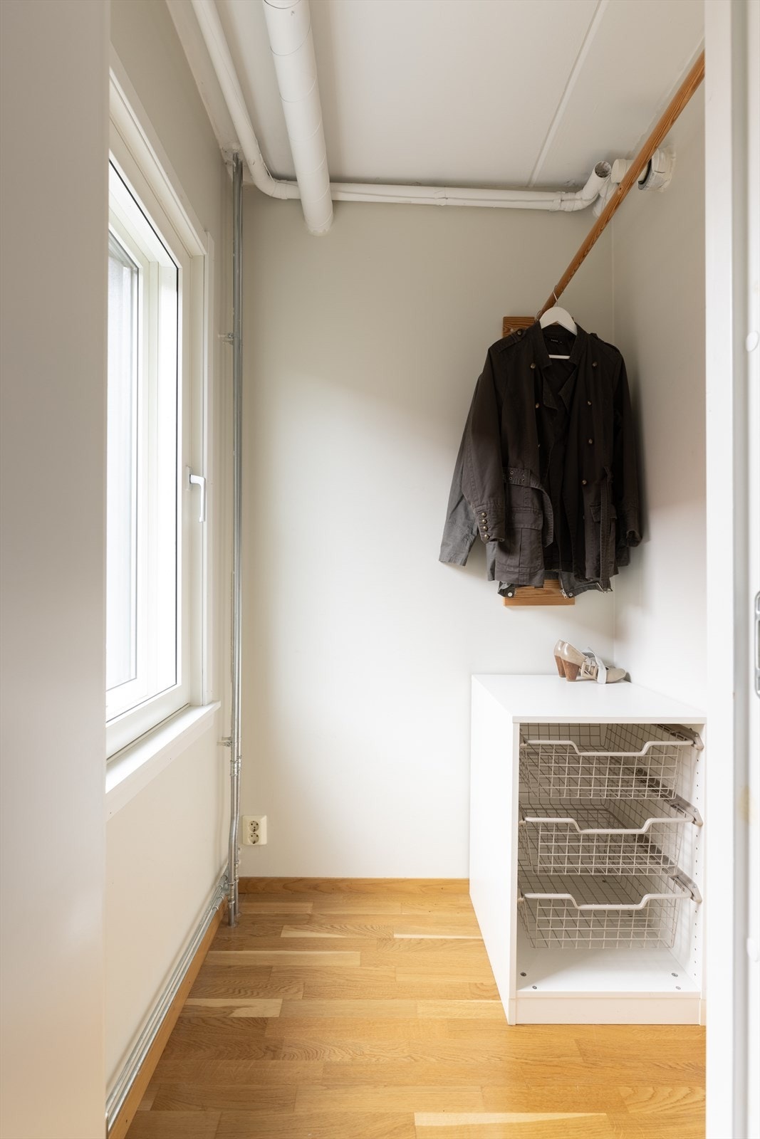 Walk-in-closet, eller kanskje hjemmekontor? Galleribilde