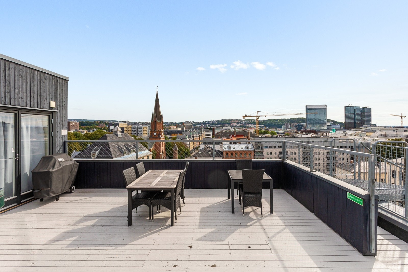 Takhuset på takterrassen, som kan leies for arrangementer eller middager. Galleribilde