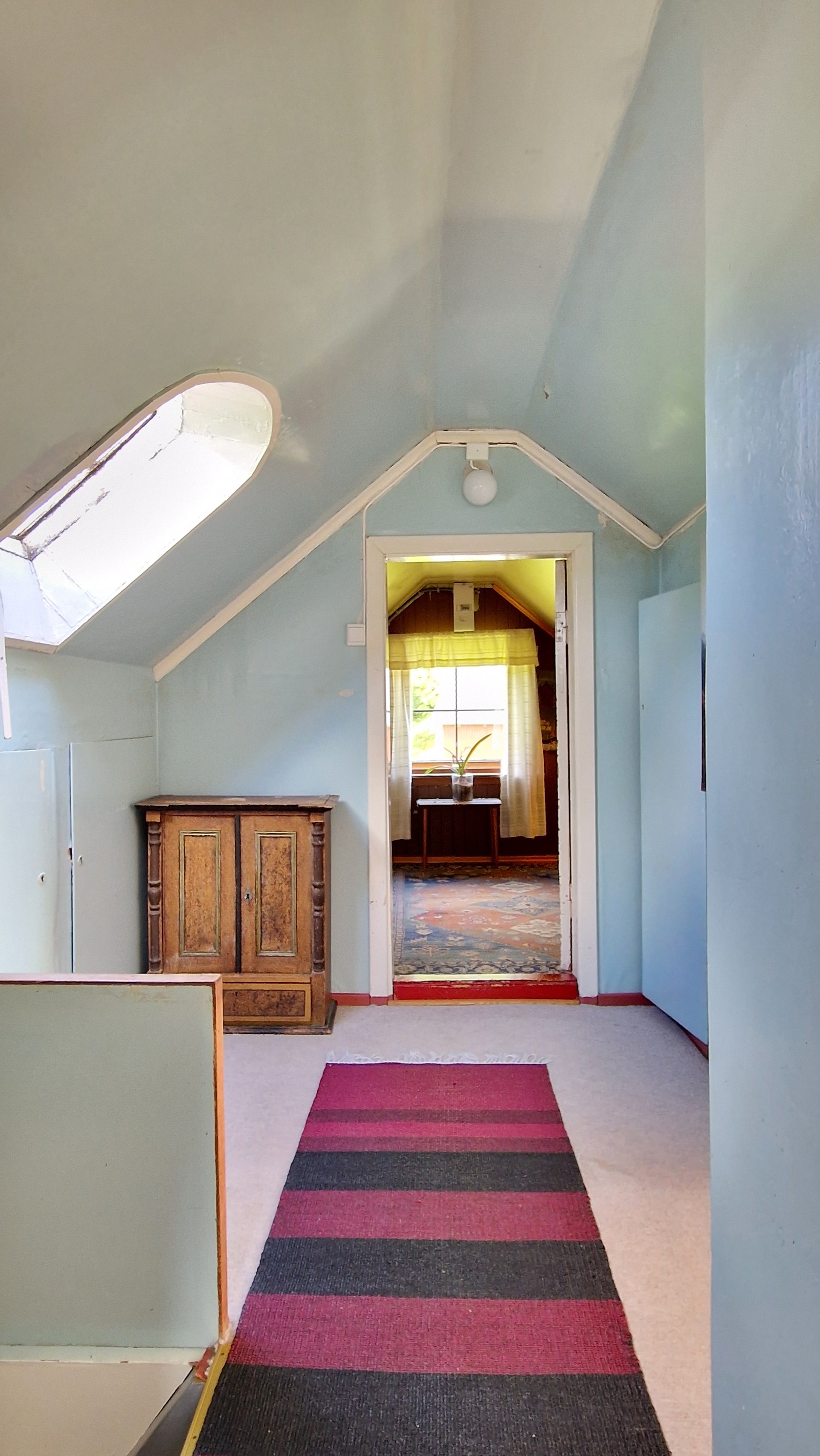 Loft - gang Galleribilde