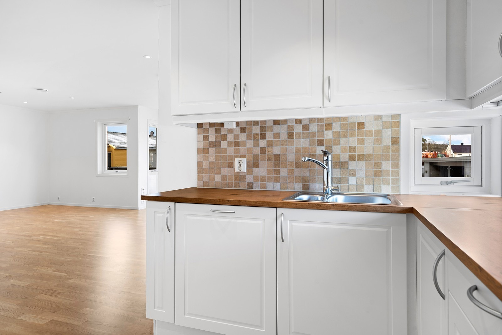 Godt med skap og benkeplass Galleribilde