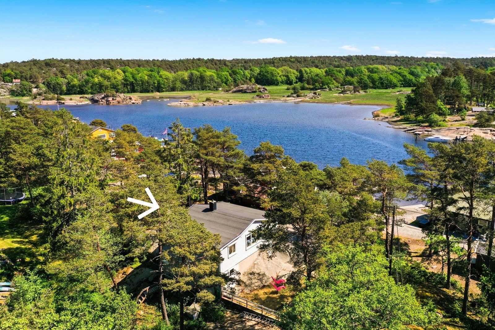 Velkommen til Kaholmen 33 - Sjarmerende hytte kun 30 meter fra vannet. Galleribilde