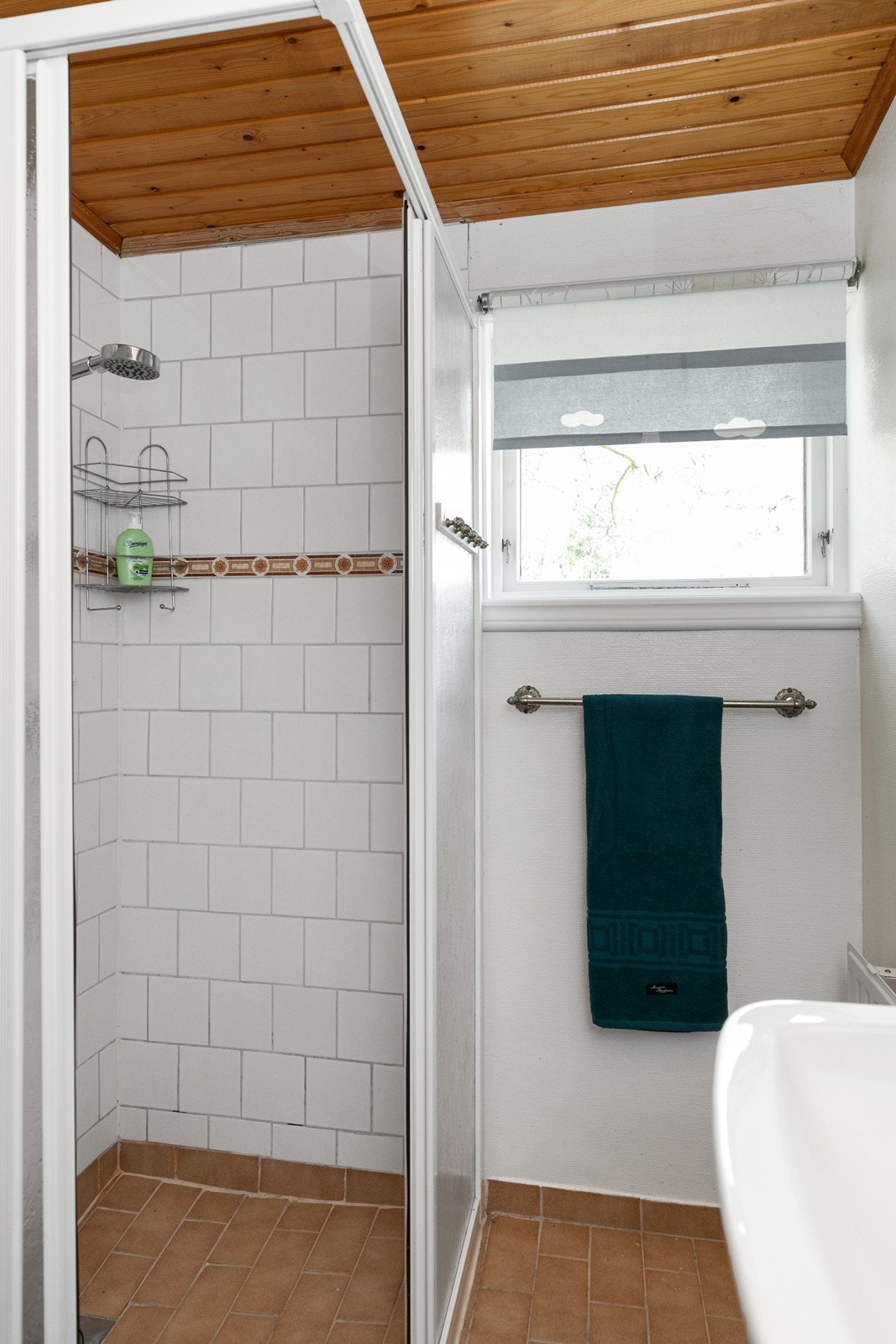 Badet har oppvarming med radiator Galleribilde