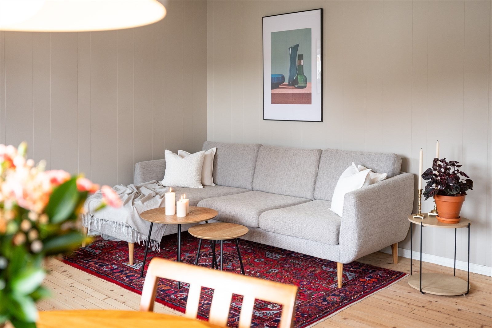 Stuas utforming gir gode muligheter for møblering i forskjellige møbleringssoner. Galleribilde