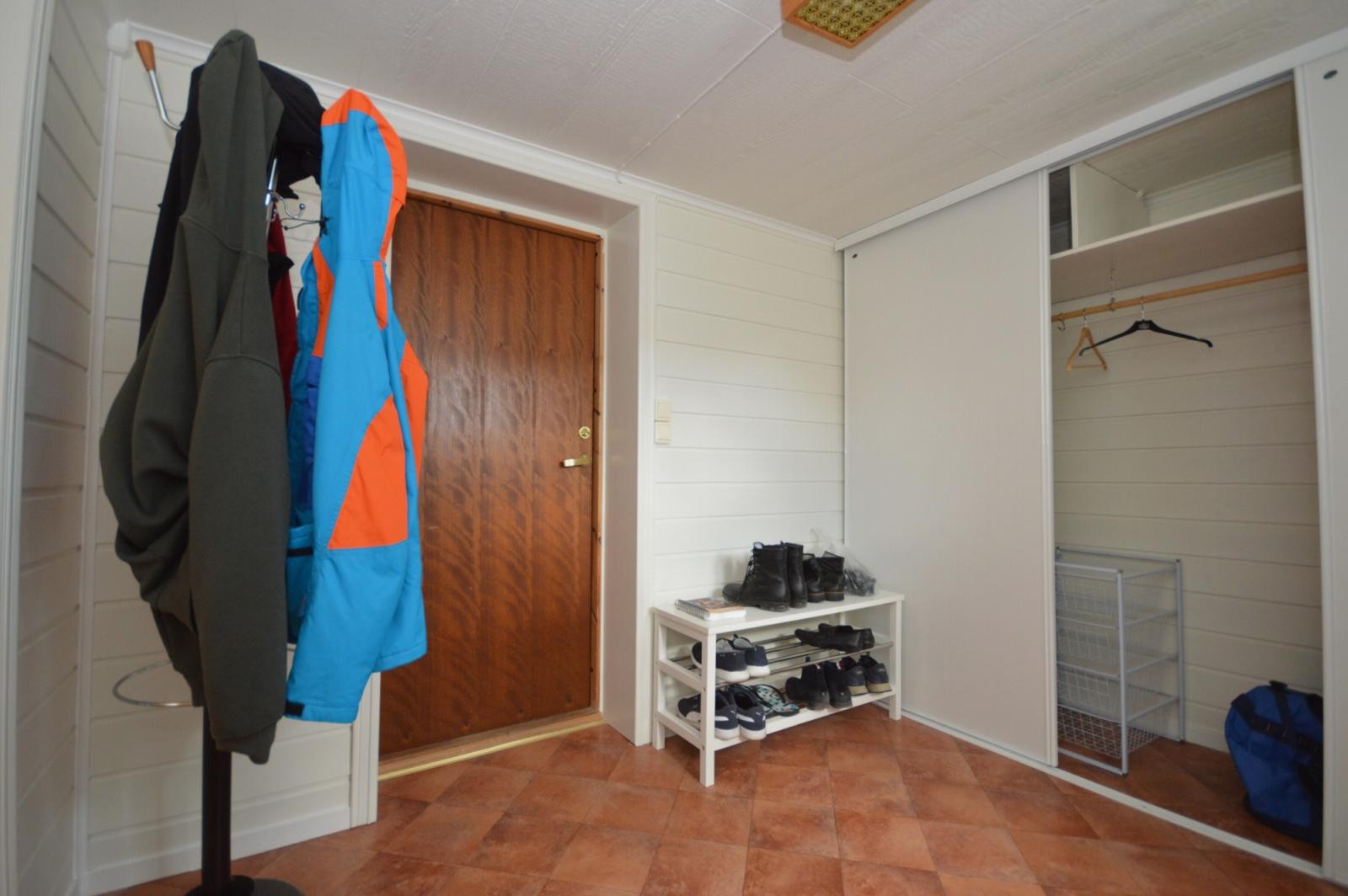 Kjellerleilighet, inngangsparti Galleribilde