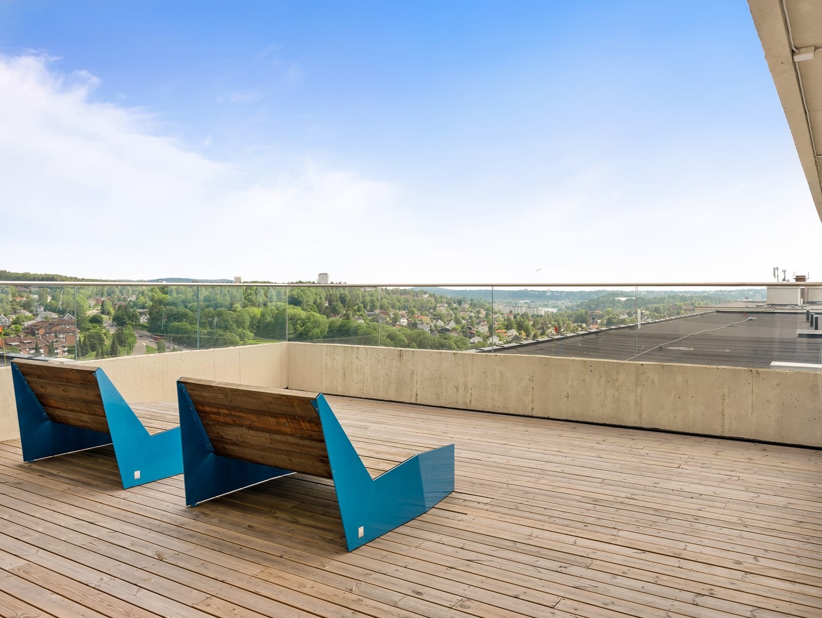 Leiligheten har tilgang til felles takterrasse. Galleribilde