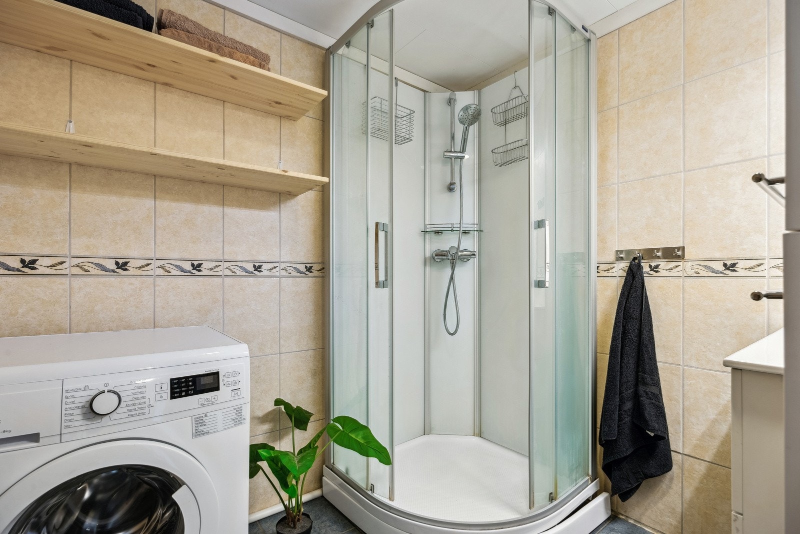 Badet er på ca 4 kvm. Galleribilde