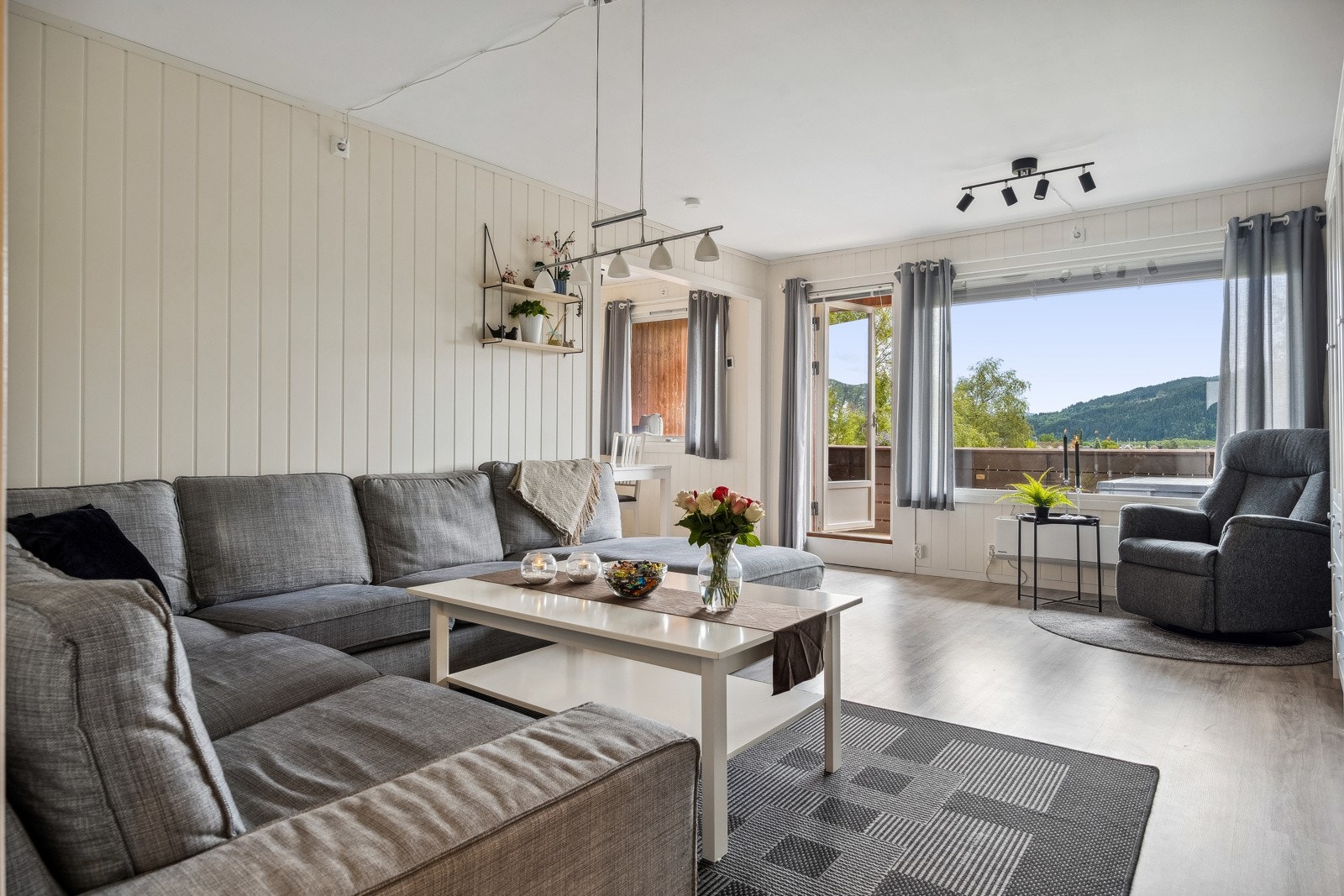 I regi av borettslaget er det nylig gjennomført en rørfornying i hele blokken. Galleribilde