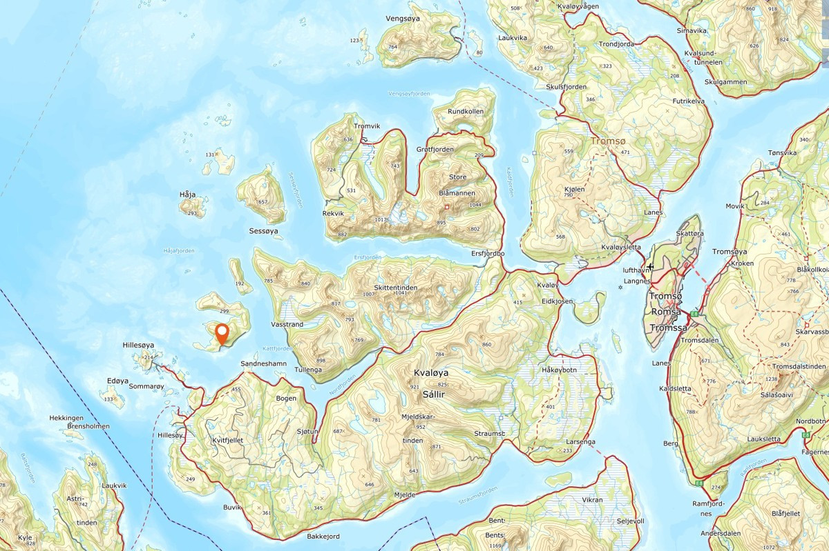 Tussøya ligger flott plassert og er en del av den unike skjærgården utenfor Tromsø og Kvaløya. Et eldorado for friluftsinteresserte både på vann og på land.