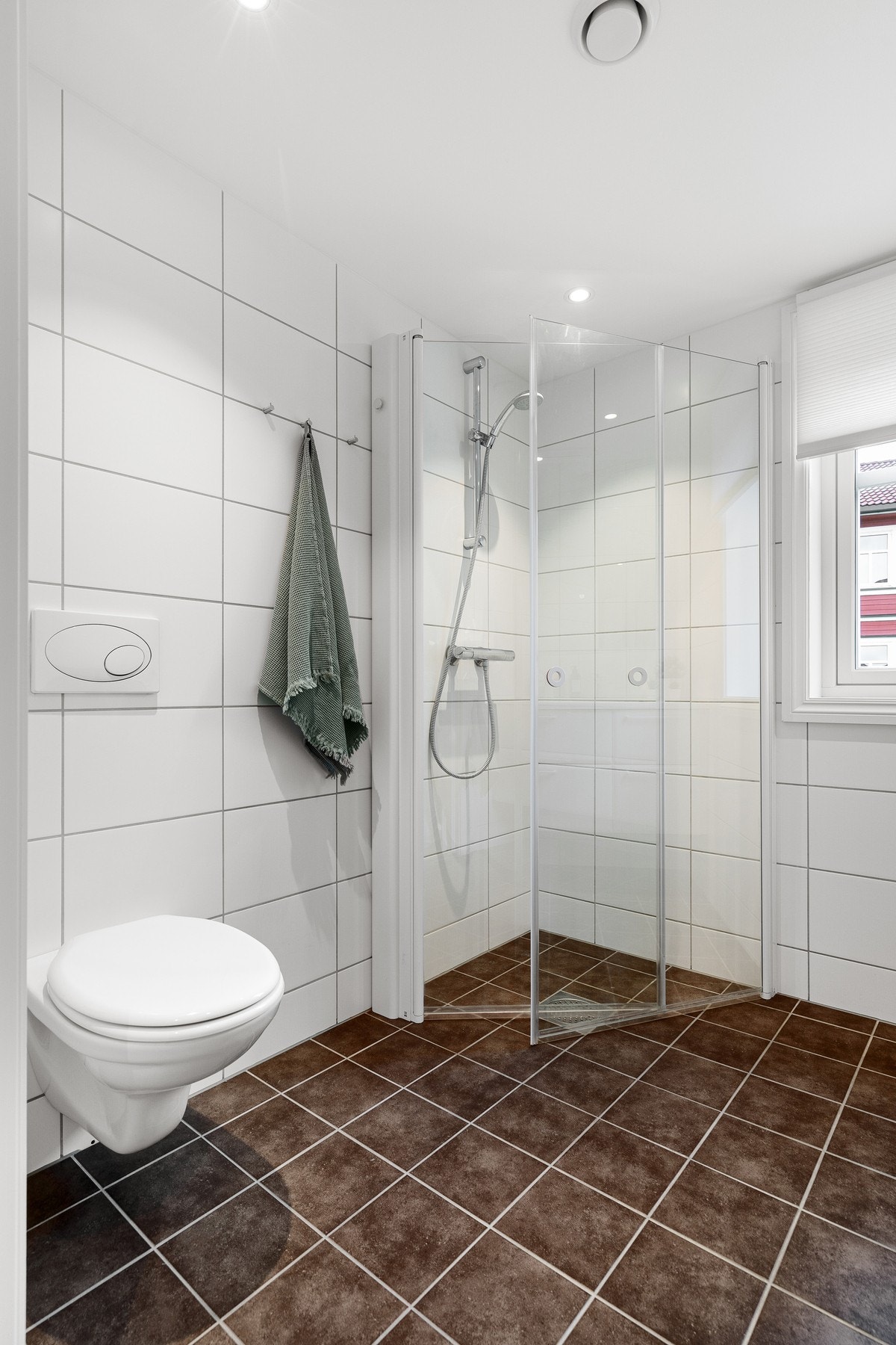 Badet har vannbåren gulvvarme. Galleribilde