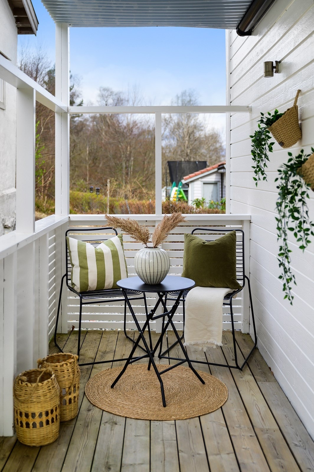 Altan vender mot vest. Galleribilde