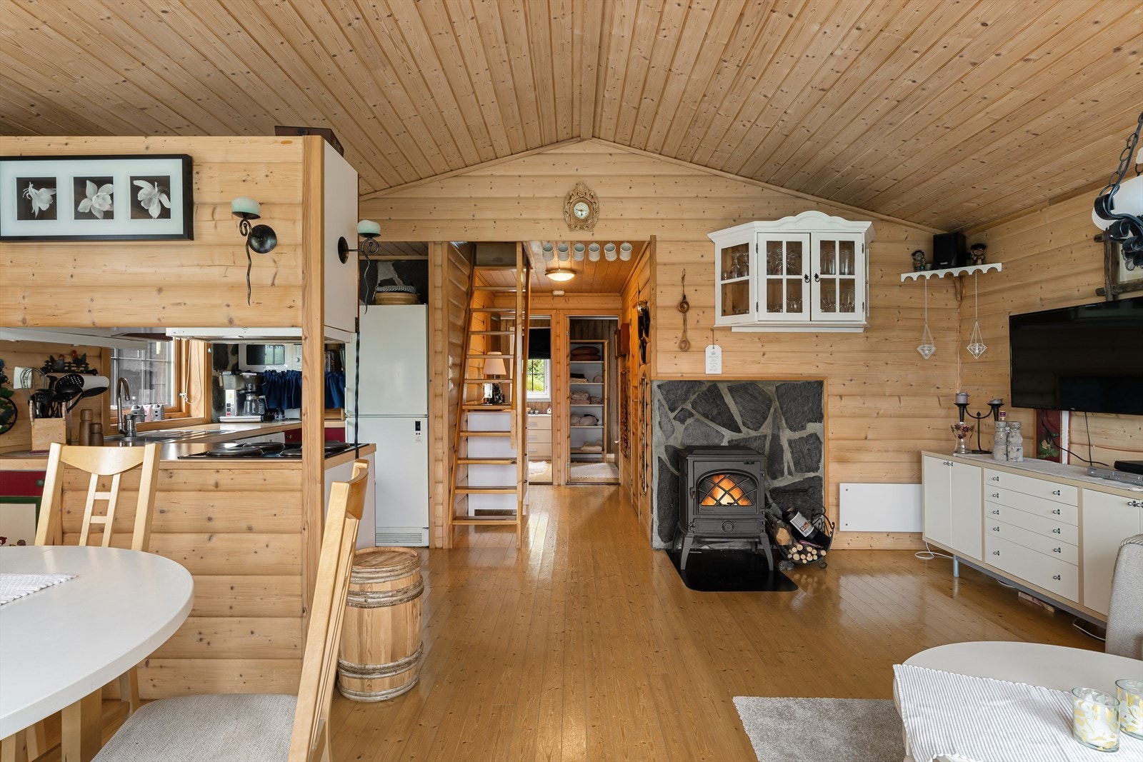 Fast trapp til hems Galleribilde