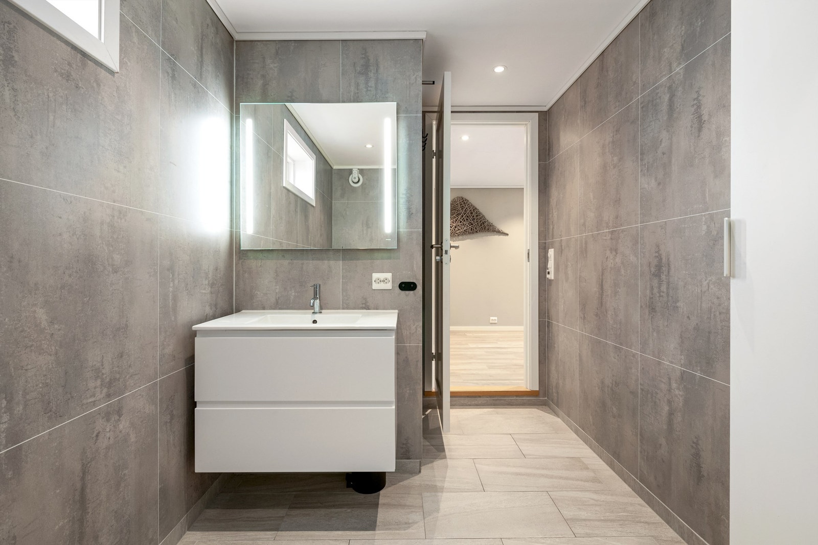 Flott nyoppusset bad i kjeller Galleribilde