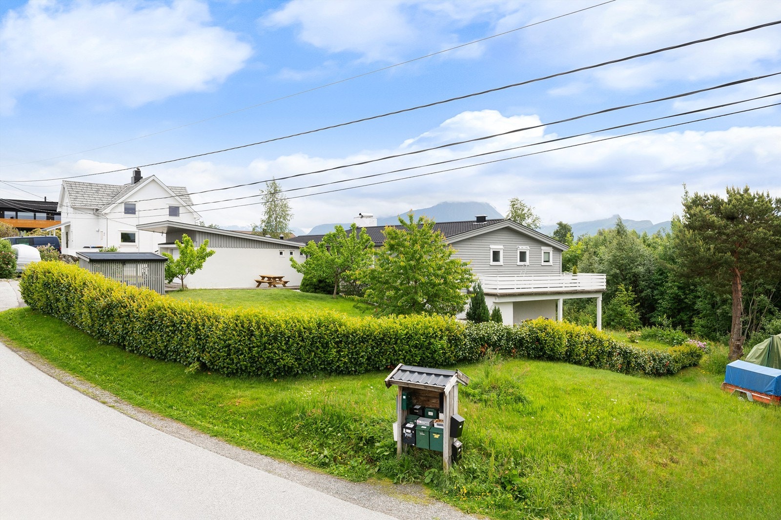 Fasade sett fra adkomstvei mot Vegsundbakken Galleribilde