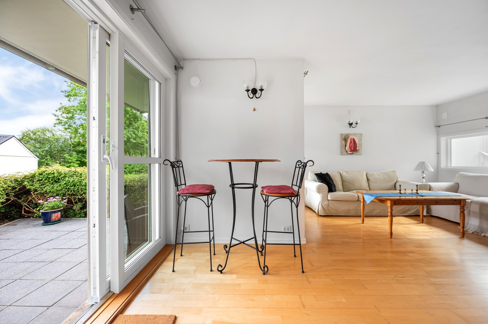 Leiligheten vender mot nordøst og har formiddagssol på plattingen. Galleribilde