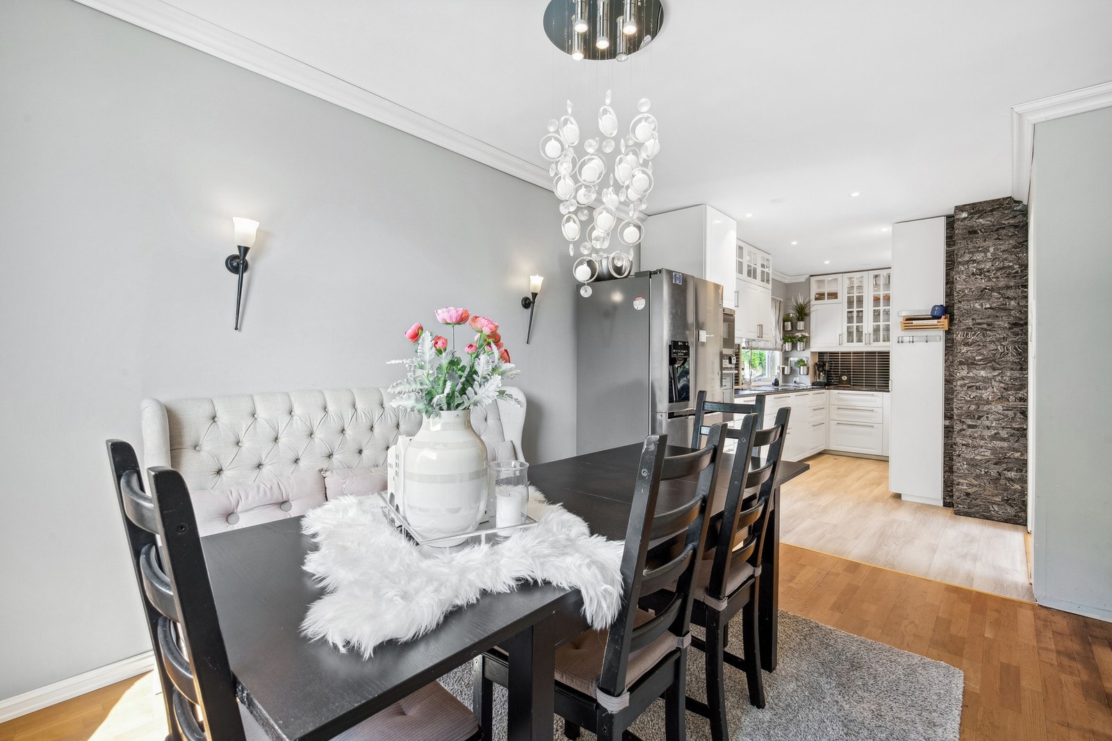 God plass til spisebord Galleribilde