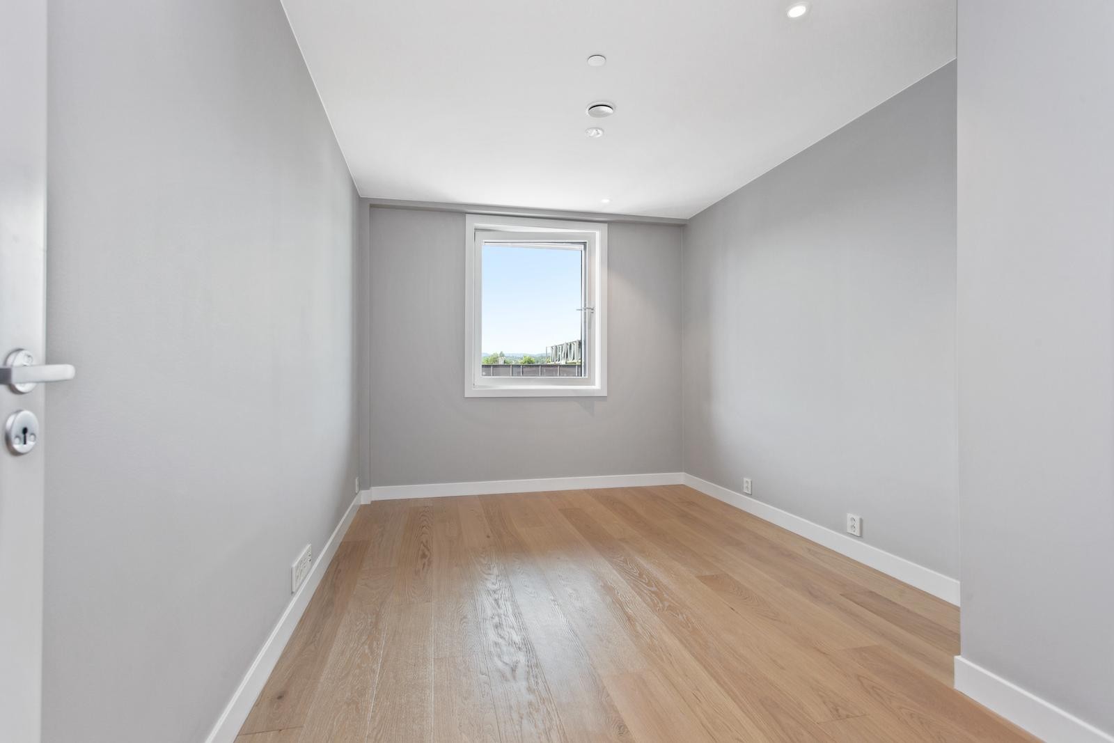 Hovedsoverommet fremstår som lyst og romslig Galleribilde