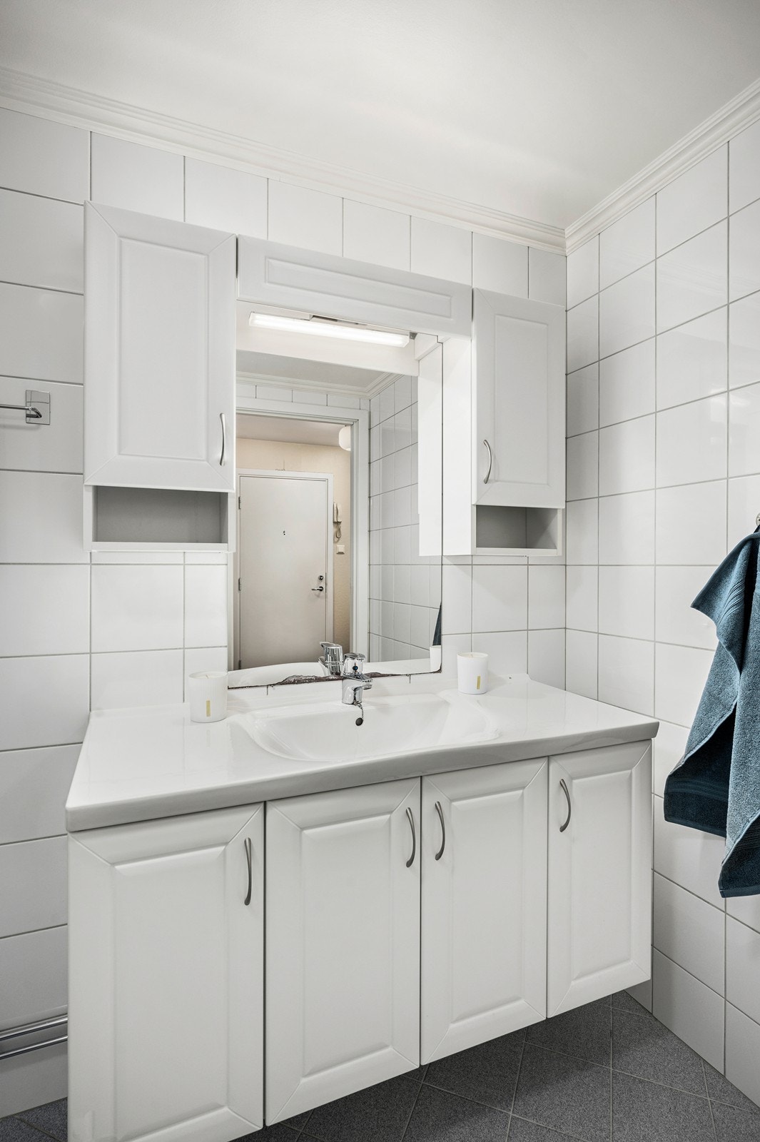 Det er også opplegg til vaskemaskin på badet Galleribilde