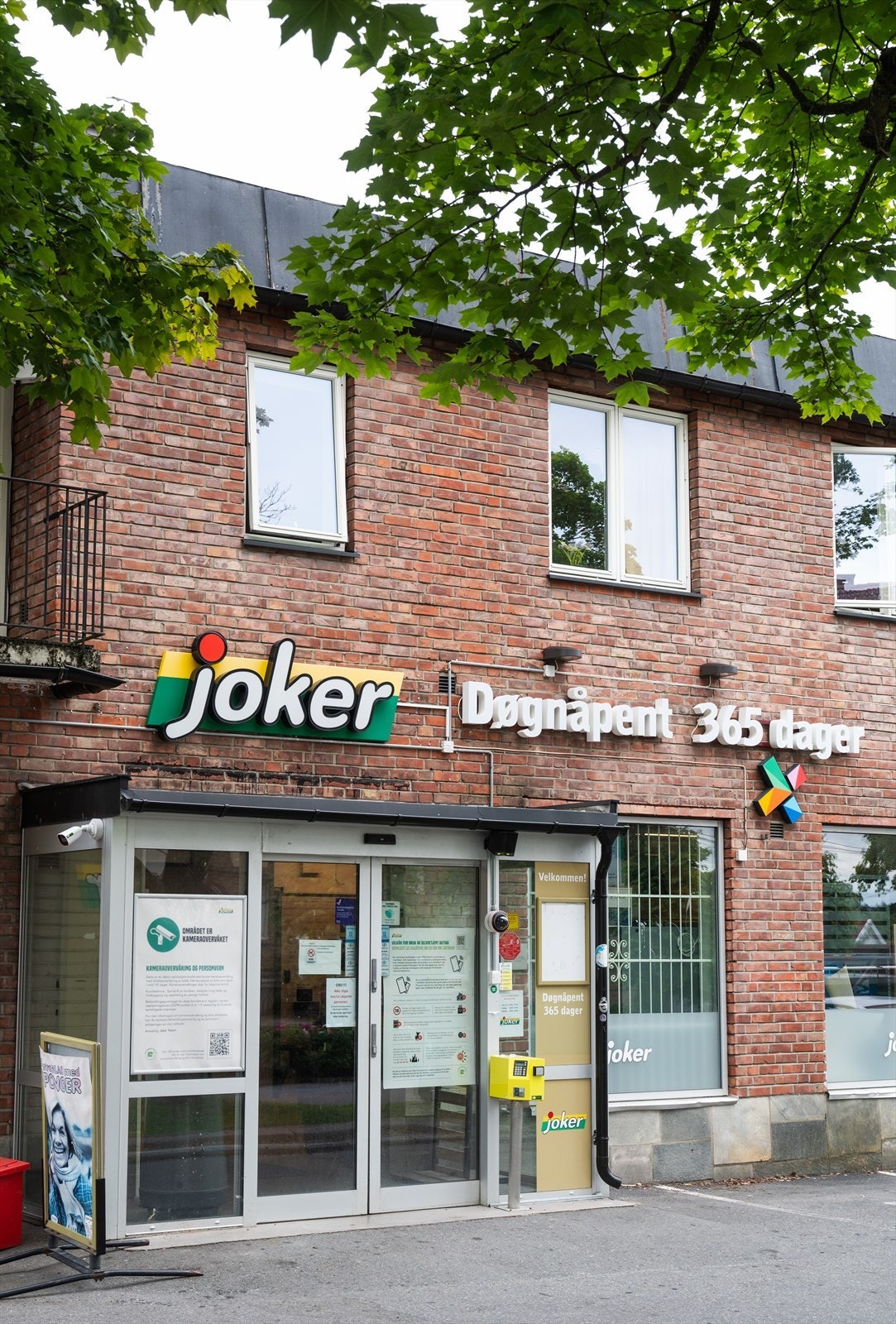 Søndagsåpen Joker ligger kun 5 minutters gange fra boligen. Galleribilde