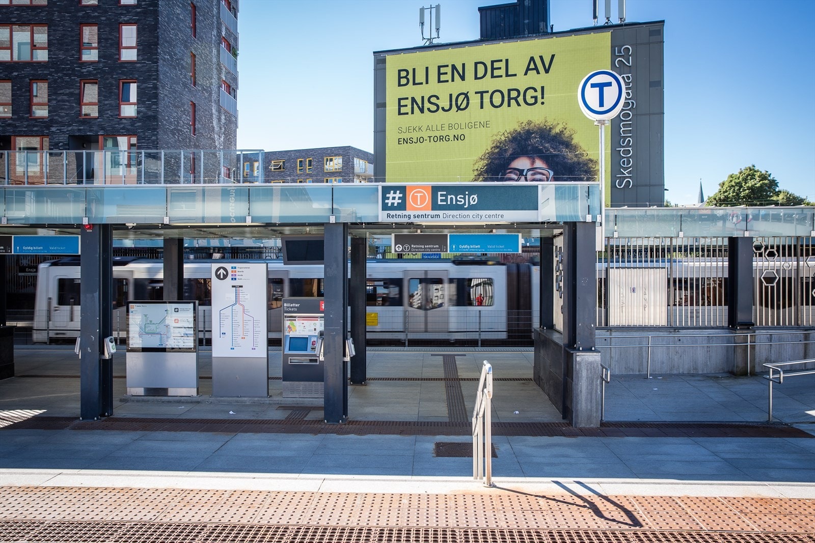 Fra Ensjø Torg går t-banen hyppig. Kun et par stopp fra Oslo sentrum Galleribilde