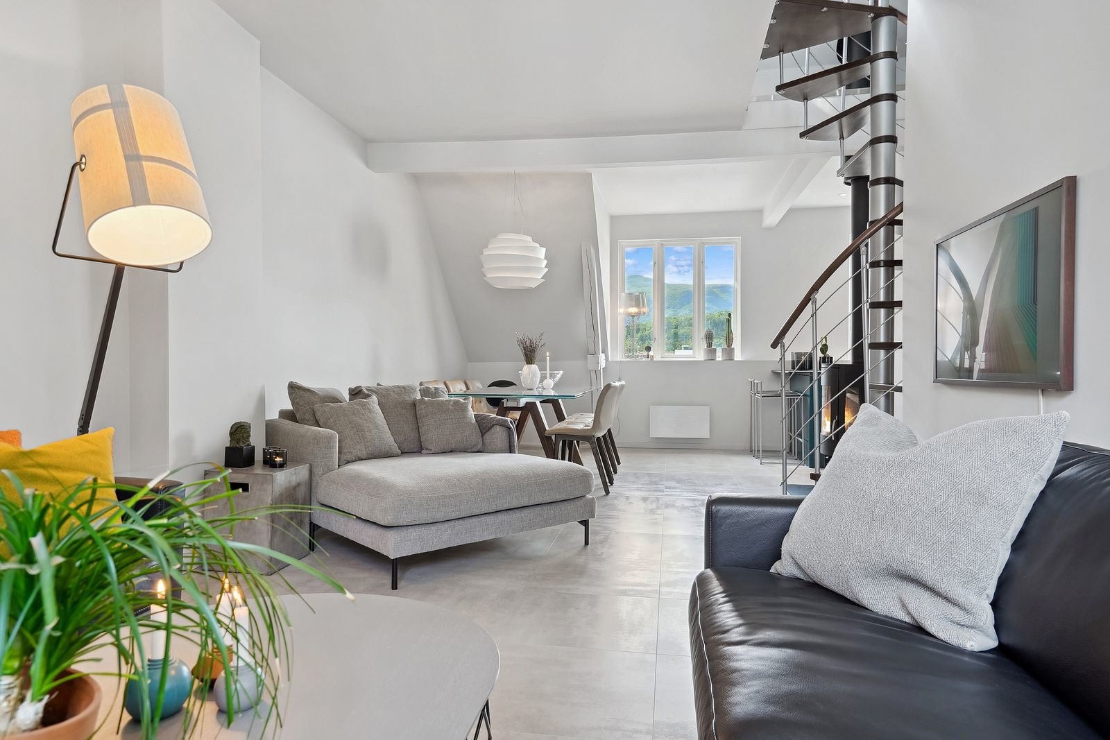 Strøken, elegant, sjarmerende og klar for deg. Ta med deg finansieringsbeviset og meld deg på visningen. Galleribilde