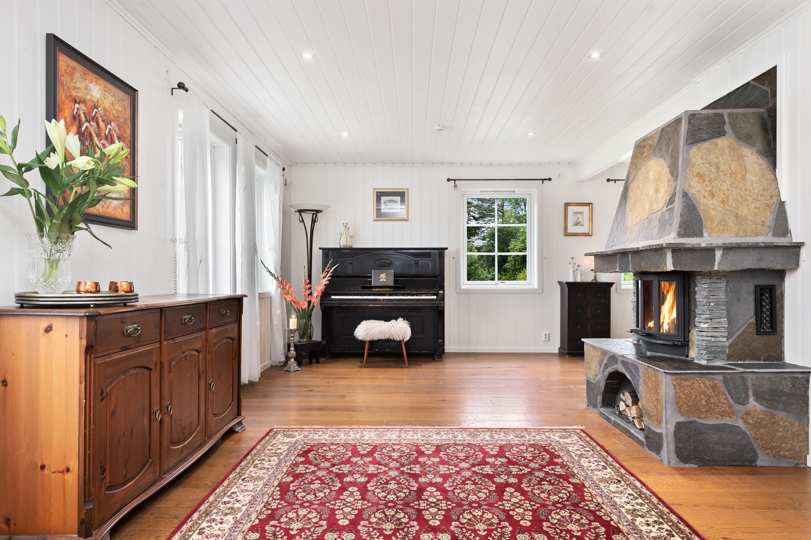 Det er vannbåren varme i hele hovedetasjen Galleribilde