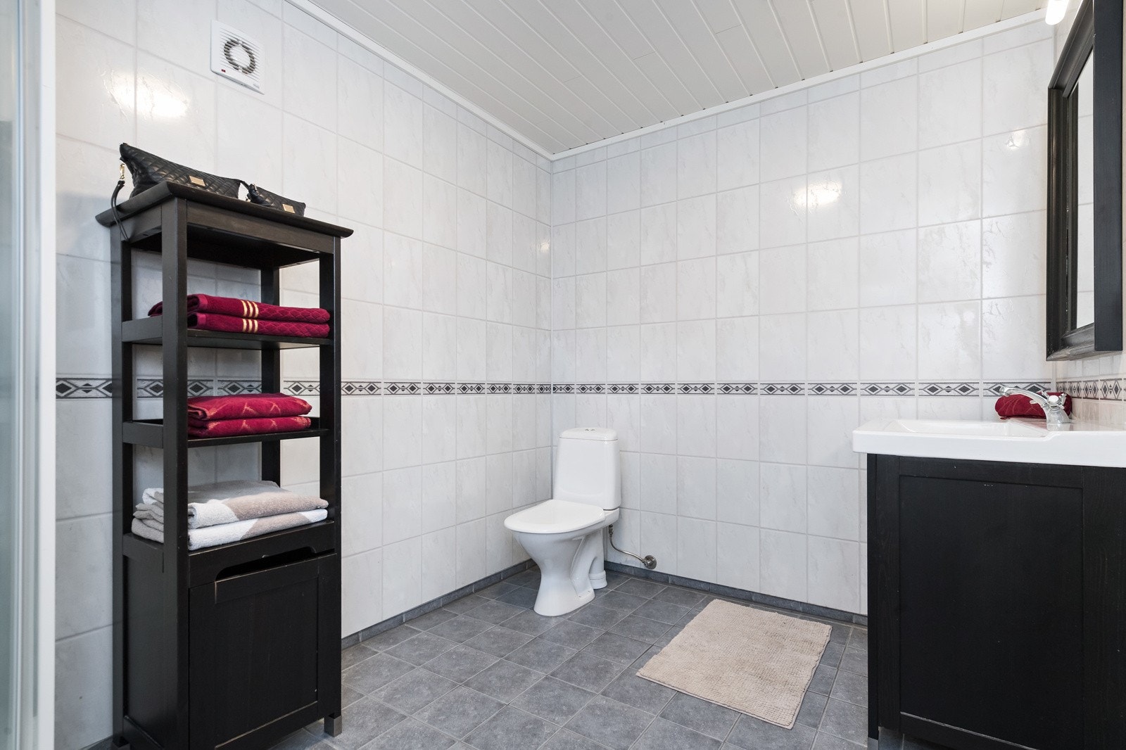 Bad i sokkelleilighet Galleribilde