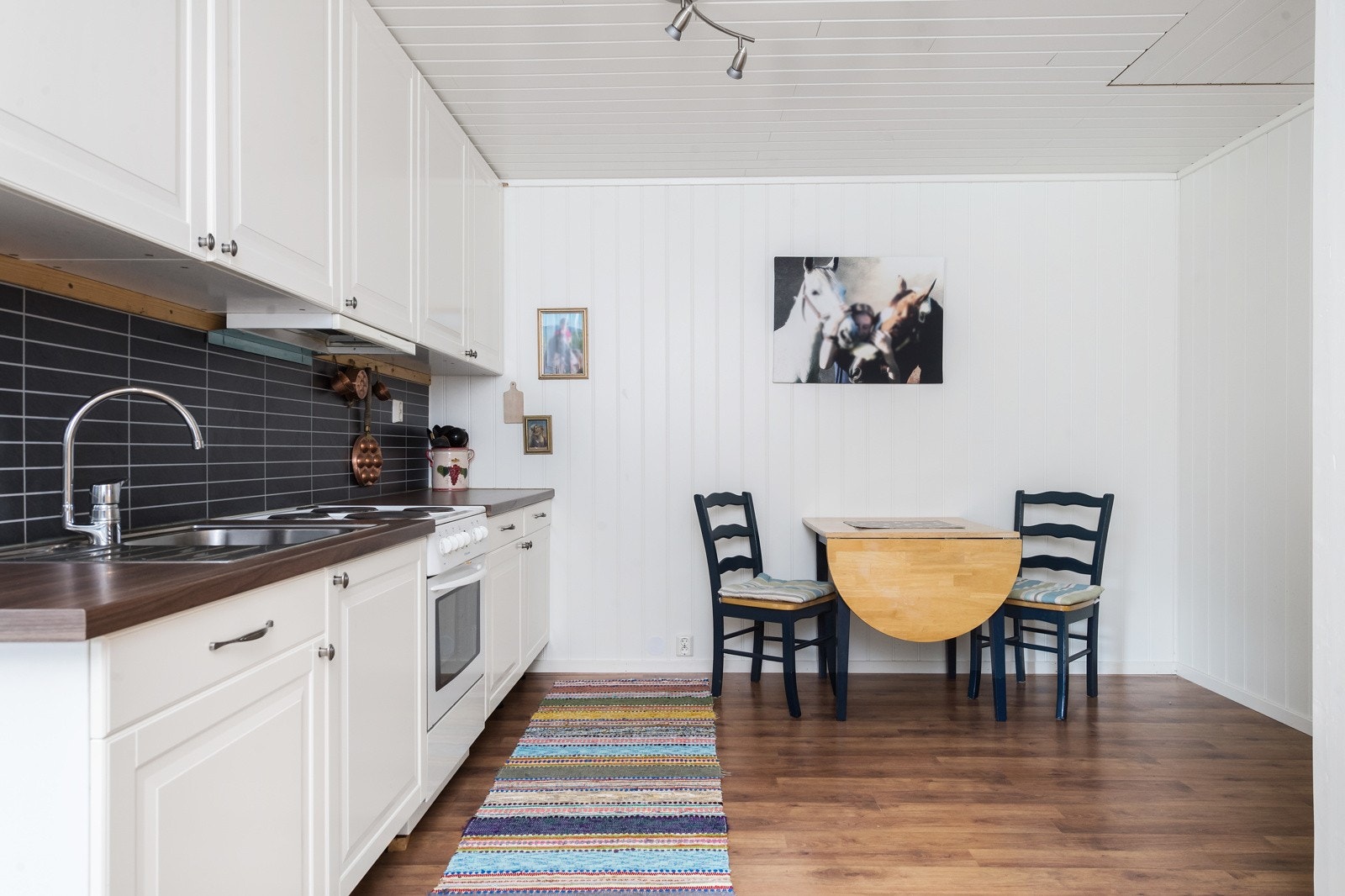 Kjøkken i sokkelleilighet Galleribilde