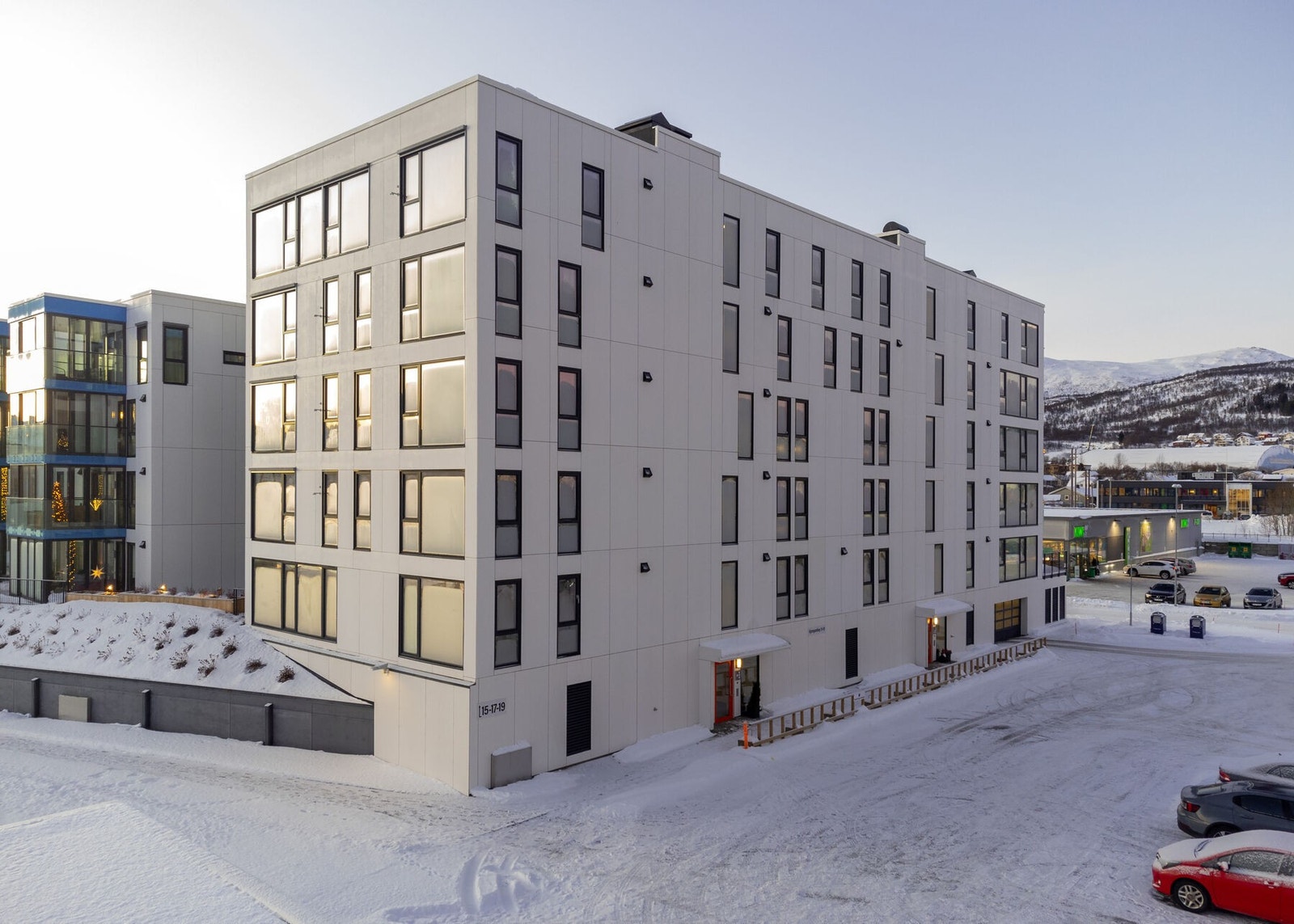 Fasade boligblokk. Galleribilde