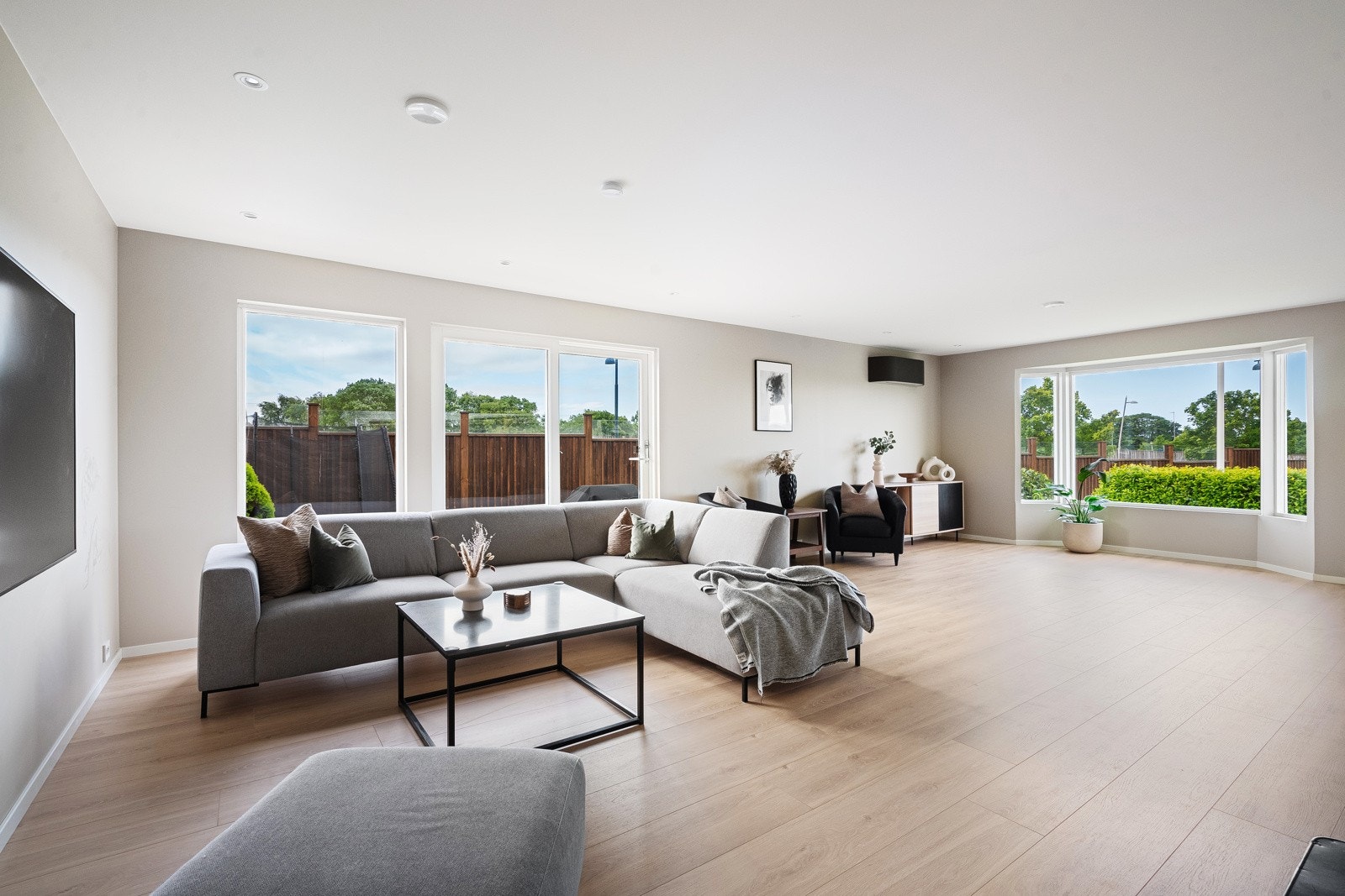 Utgang til terrasse fra stuen. Galleribilde