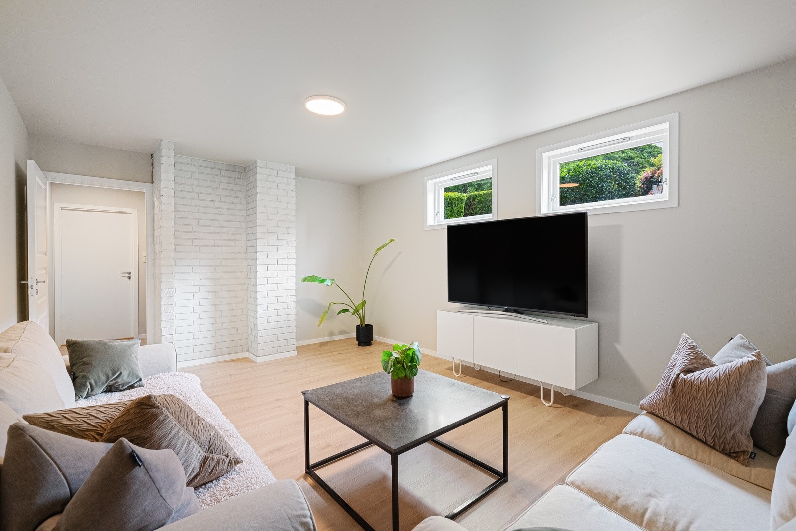 Kjekk kjellerstue tilhørende hoveddel, perfekt for barna! Galleribilde