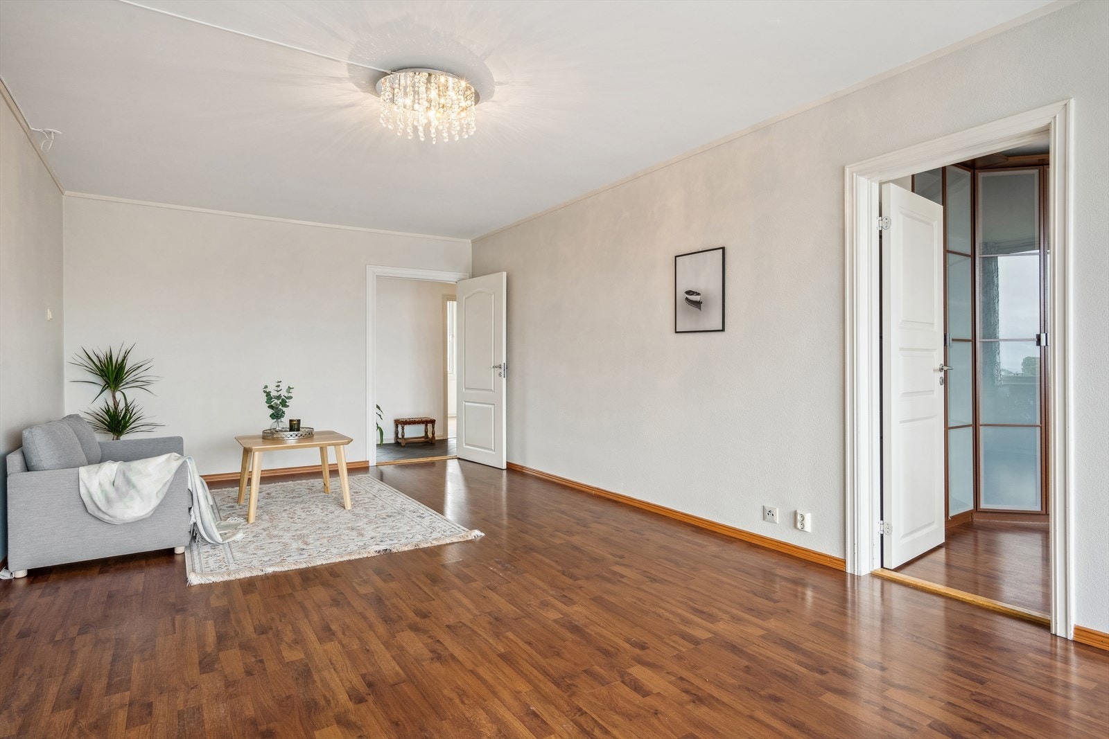 Dette er en gjennomgående 3-roms selveierleilighet Galleribilde