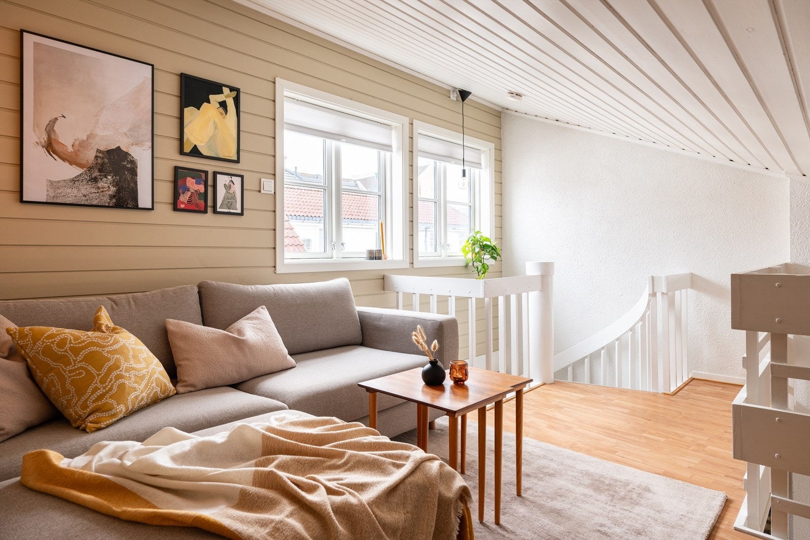 Det ble i 2021 satt inn nye vinduer på hemsen, takstmann har vurdert vinduene til TG0. Galleribilde