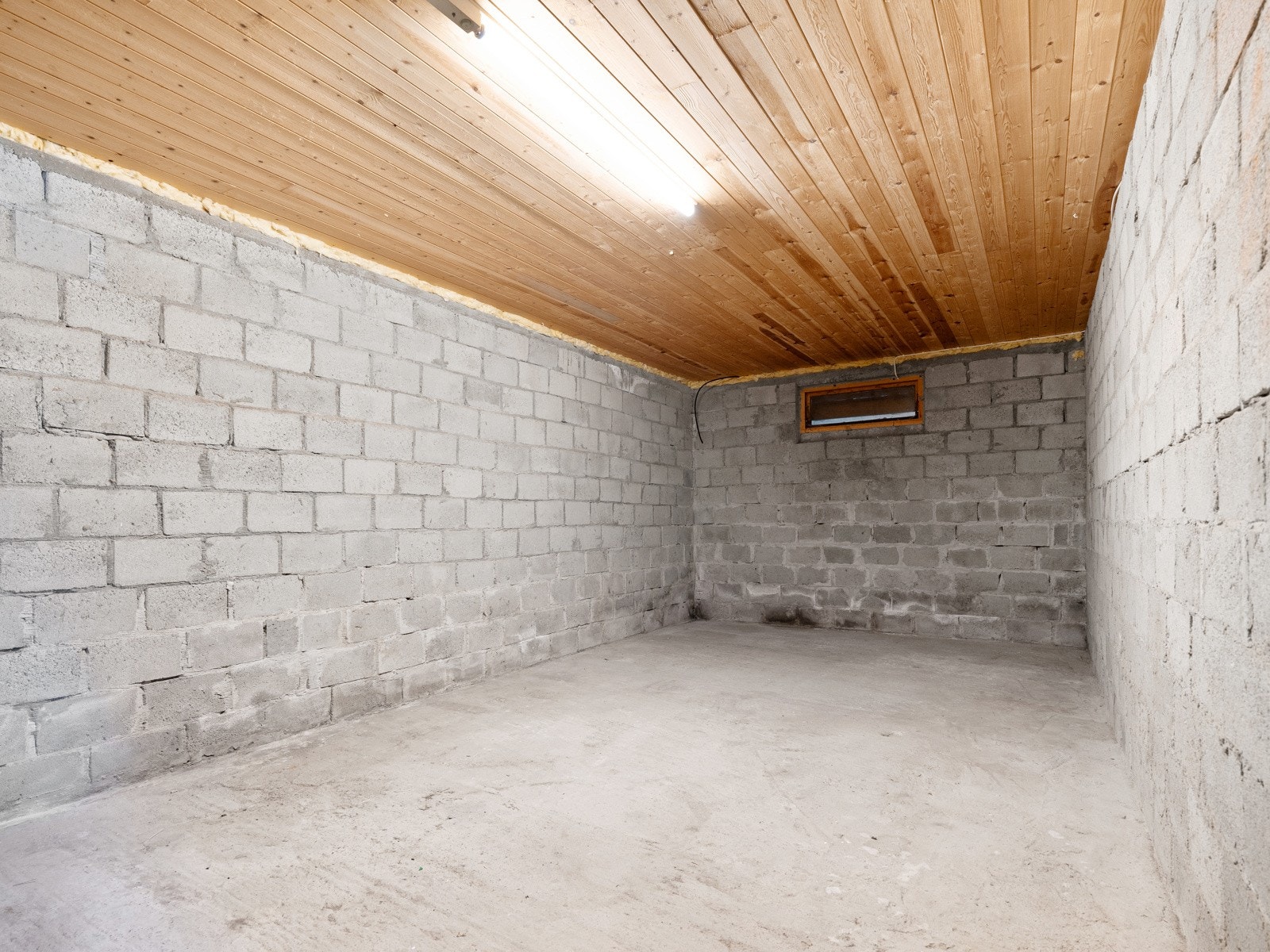 I alle kjellerrom er det betong på gulv og synlige blokker på veggflater. Galleribilde
