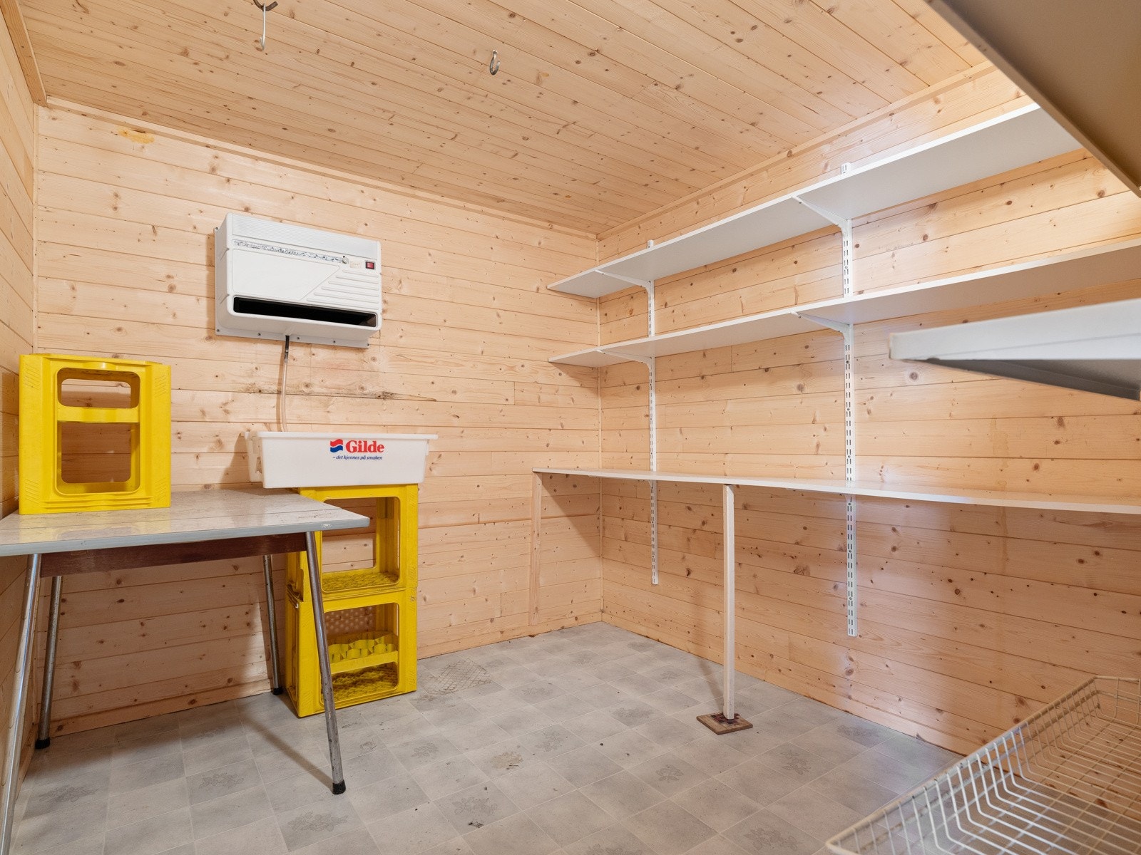 I kjelleren har man flere gode lagringsrom. Galleribilde