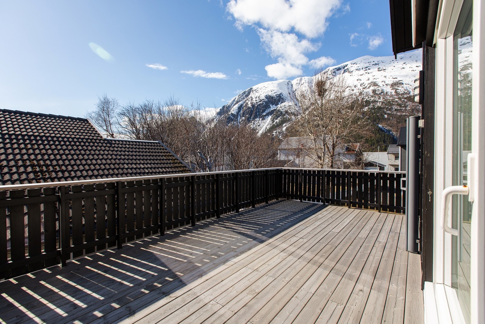 God plass for forskjellige hagemøbler her. Galleribilde