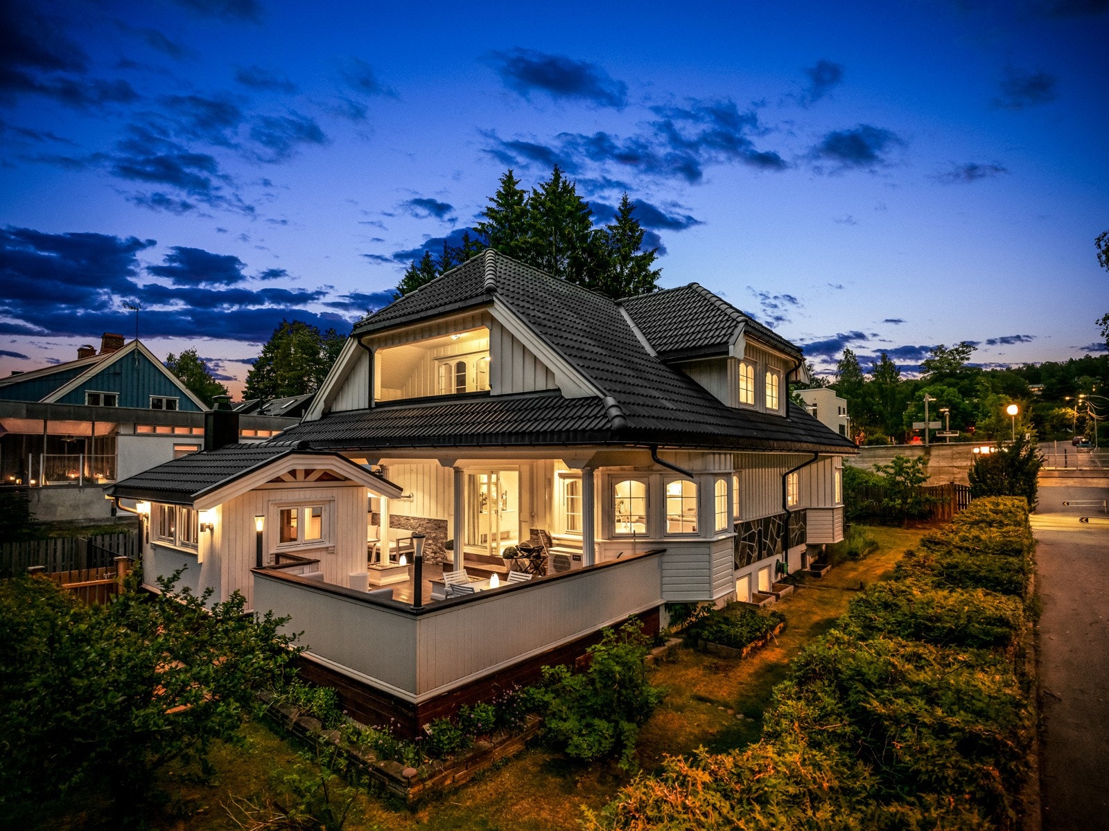 Nå har du muligheten til å kjøpe en flott familiebolig i et meget attraktiv nabolag på Godlia i Oslo. Galleribilde