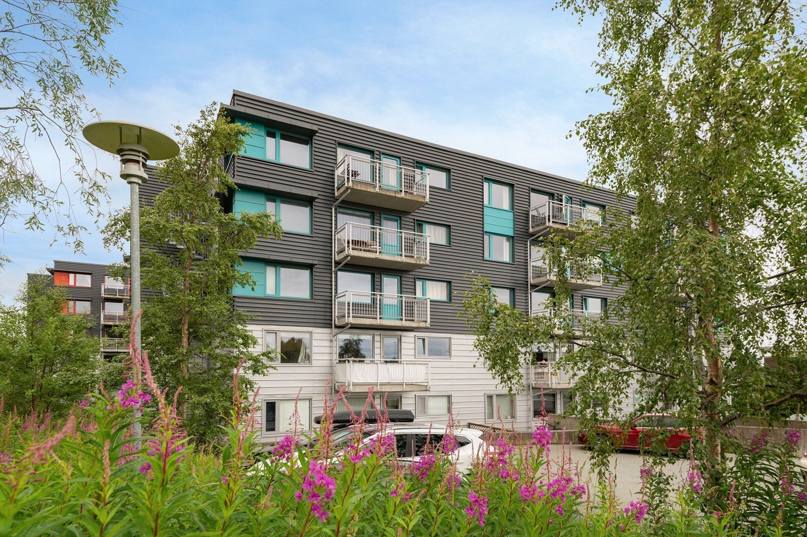 Leiligheten har en endebeliggenhet i 2. etasje. Galleribilde