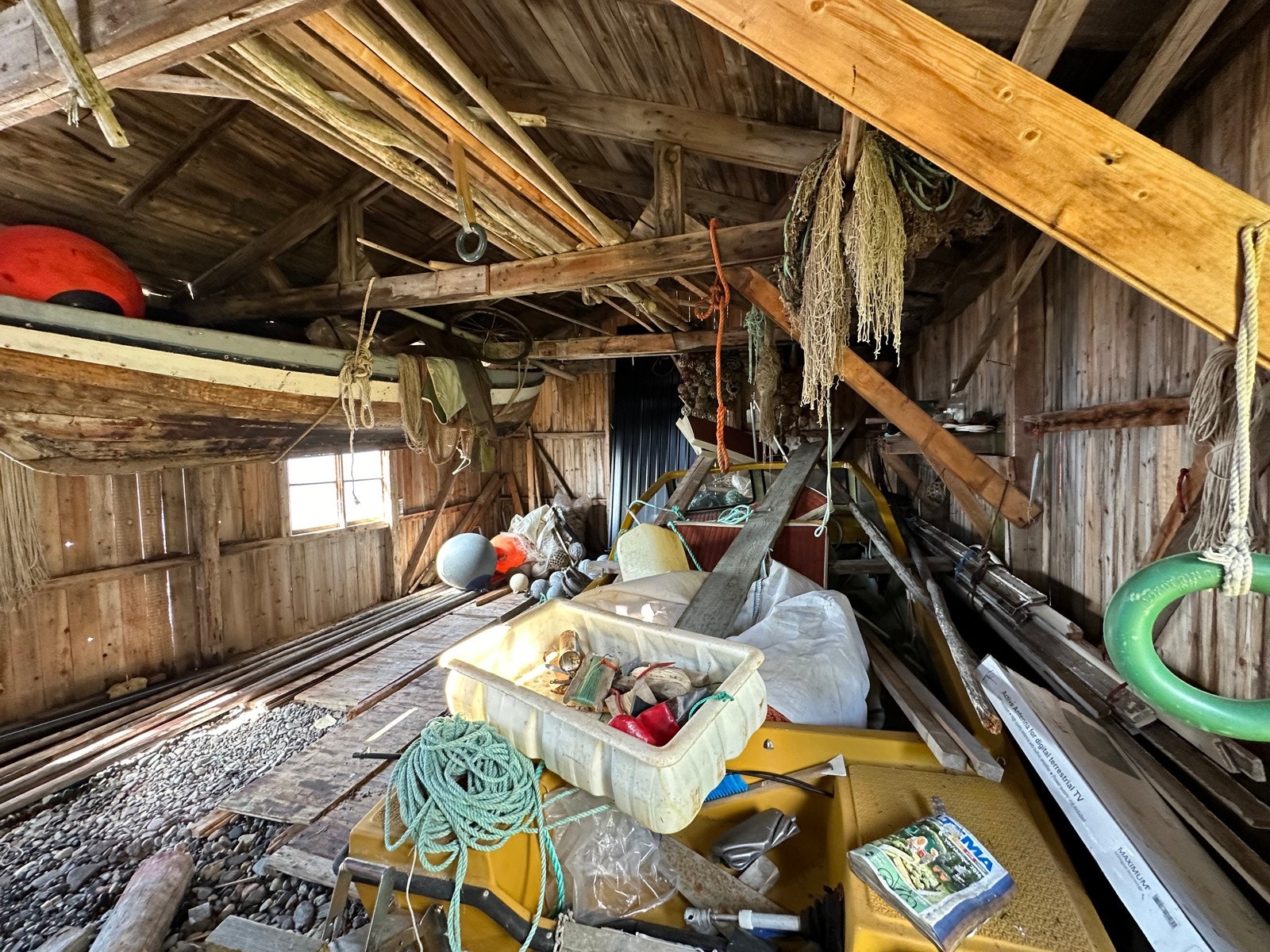 Naust innvendig Galleribilde